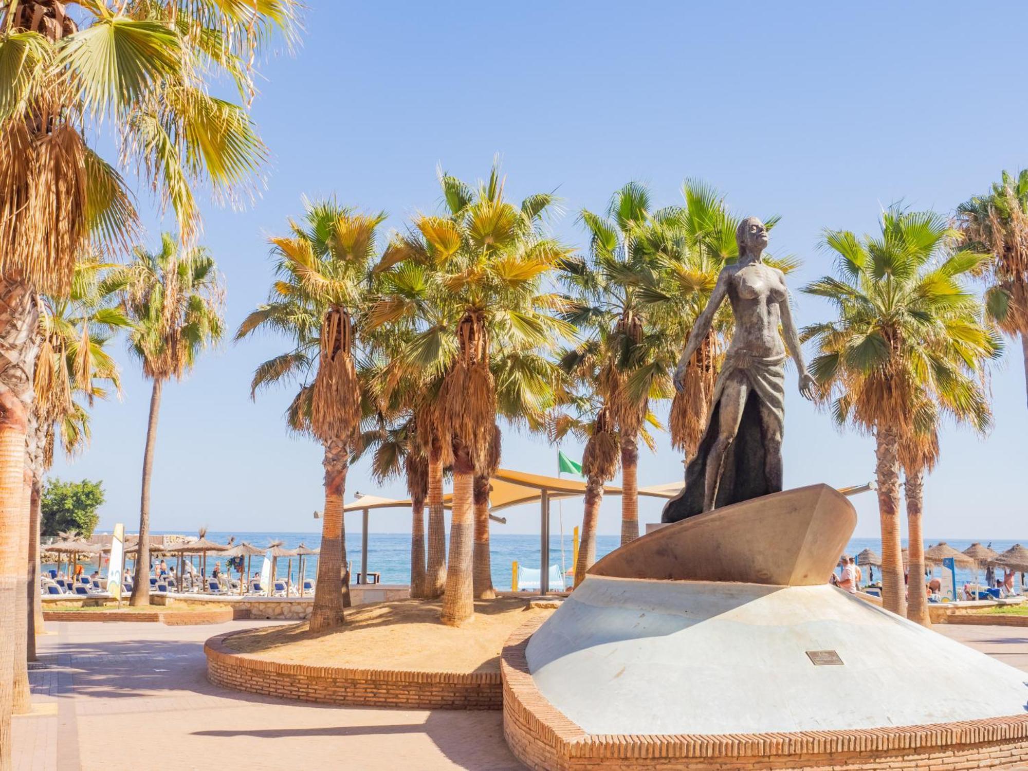 Cubo's Front Line Beach * Fuengirola