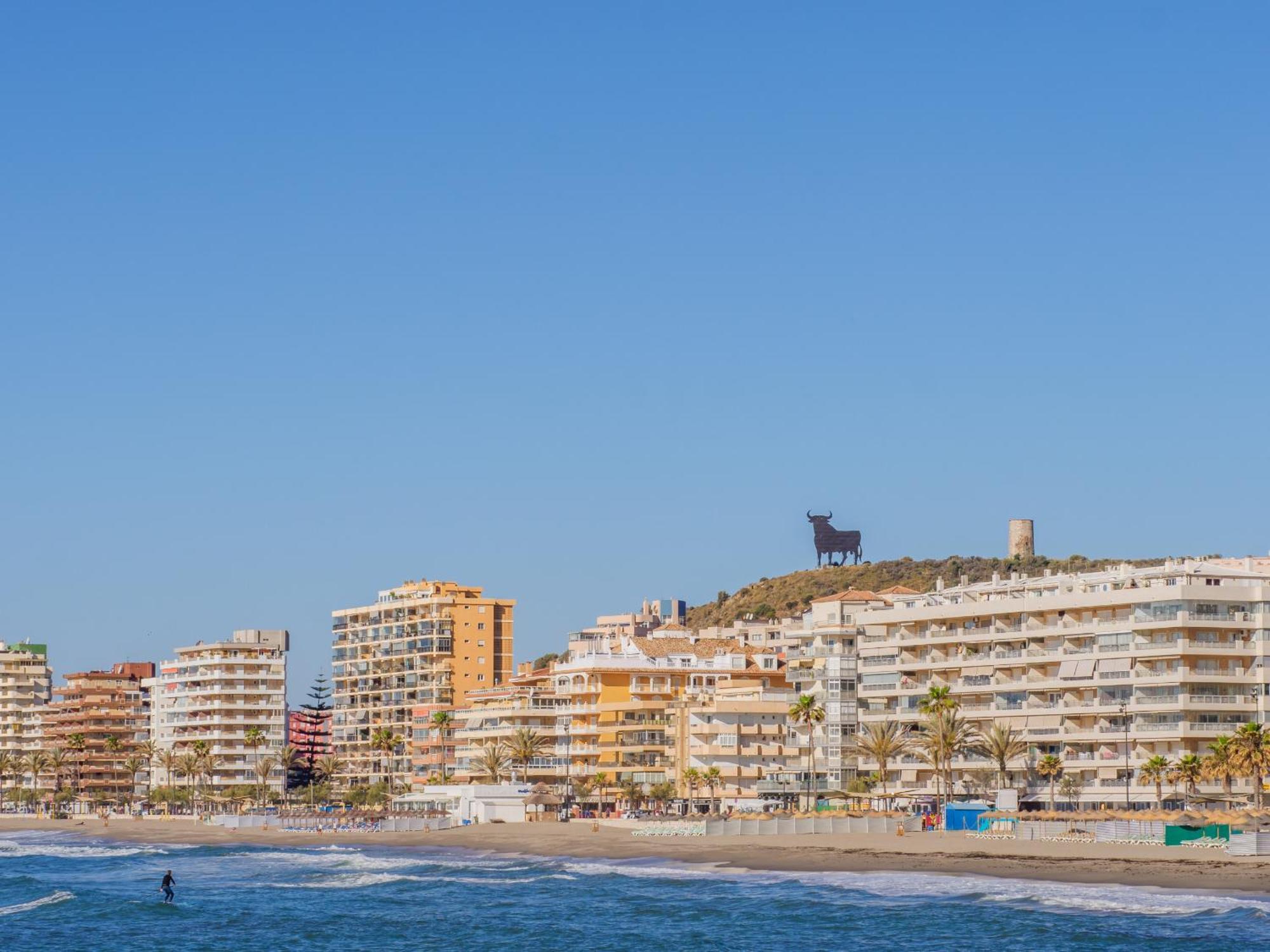 Cubo's Front Line Beach Fuengirola