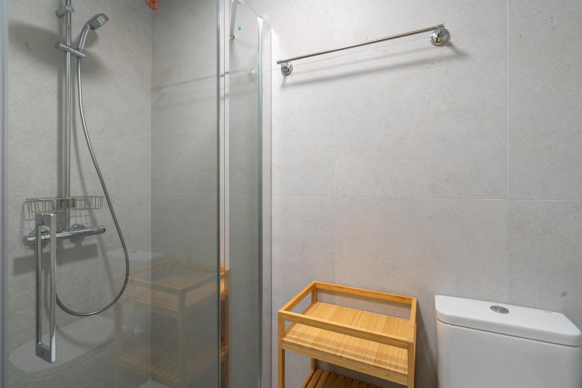 2 Bedrooms With Pool, Terrace And Balcony Apartment *