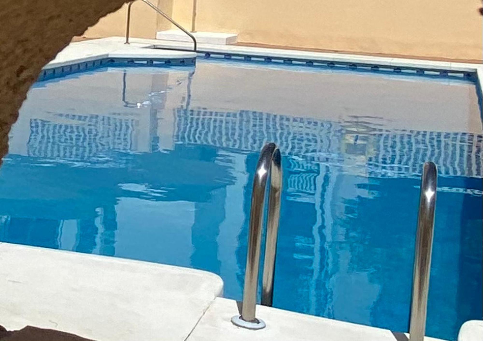 Amplio Con Piscina Appartement *
