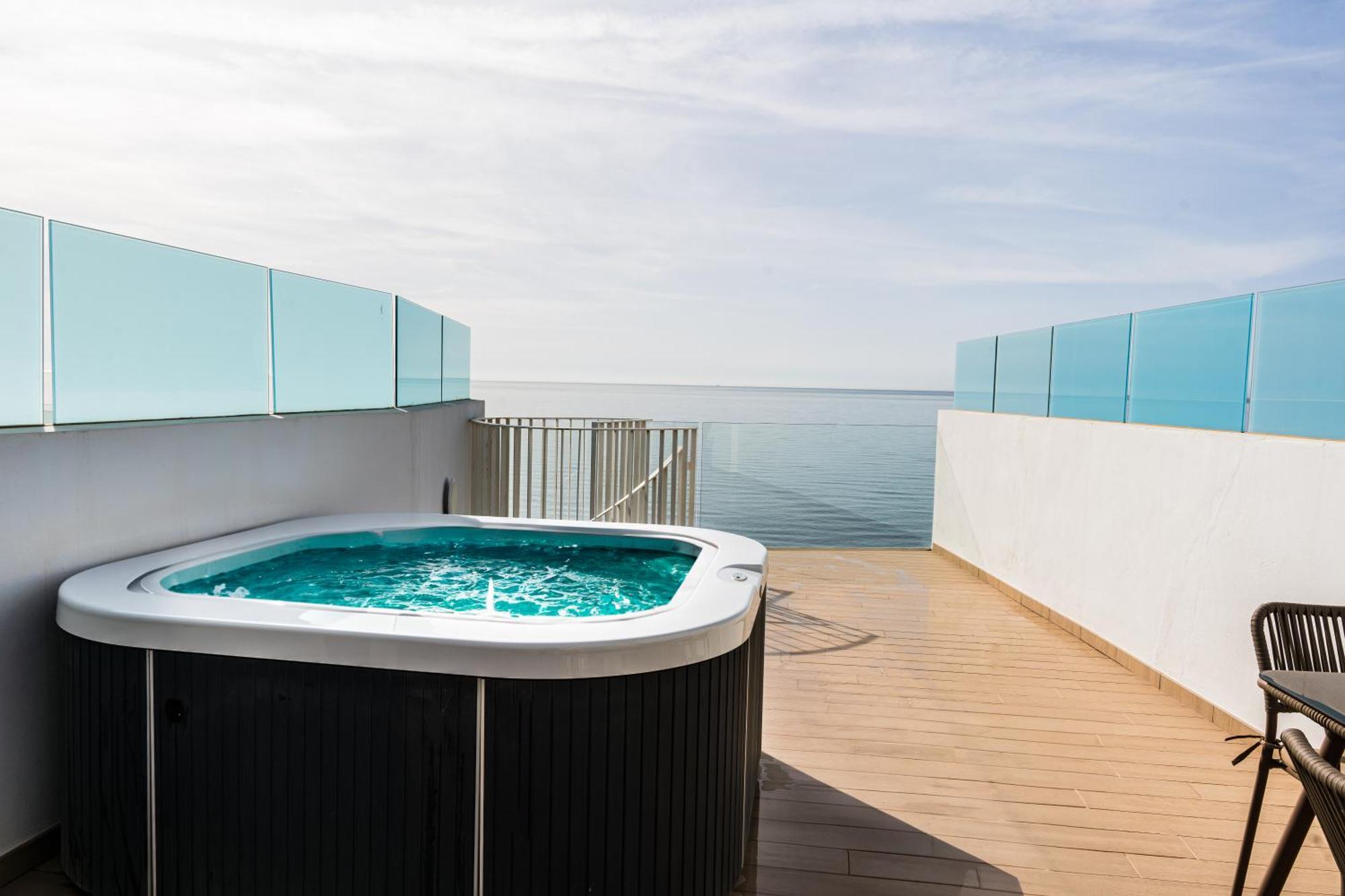Panoramic Seaview Penthouse The Wave Apartment