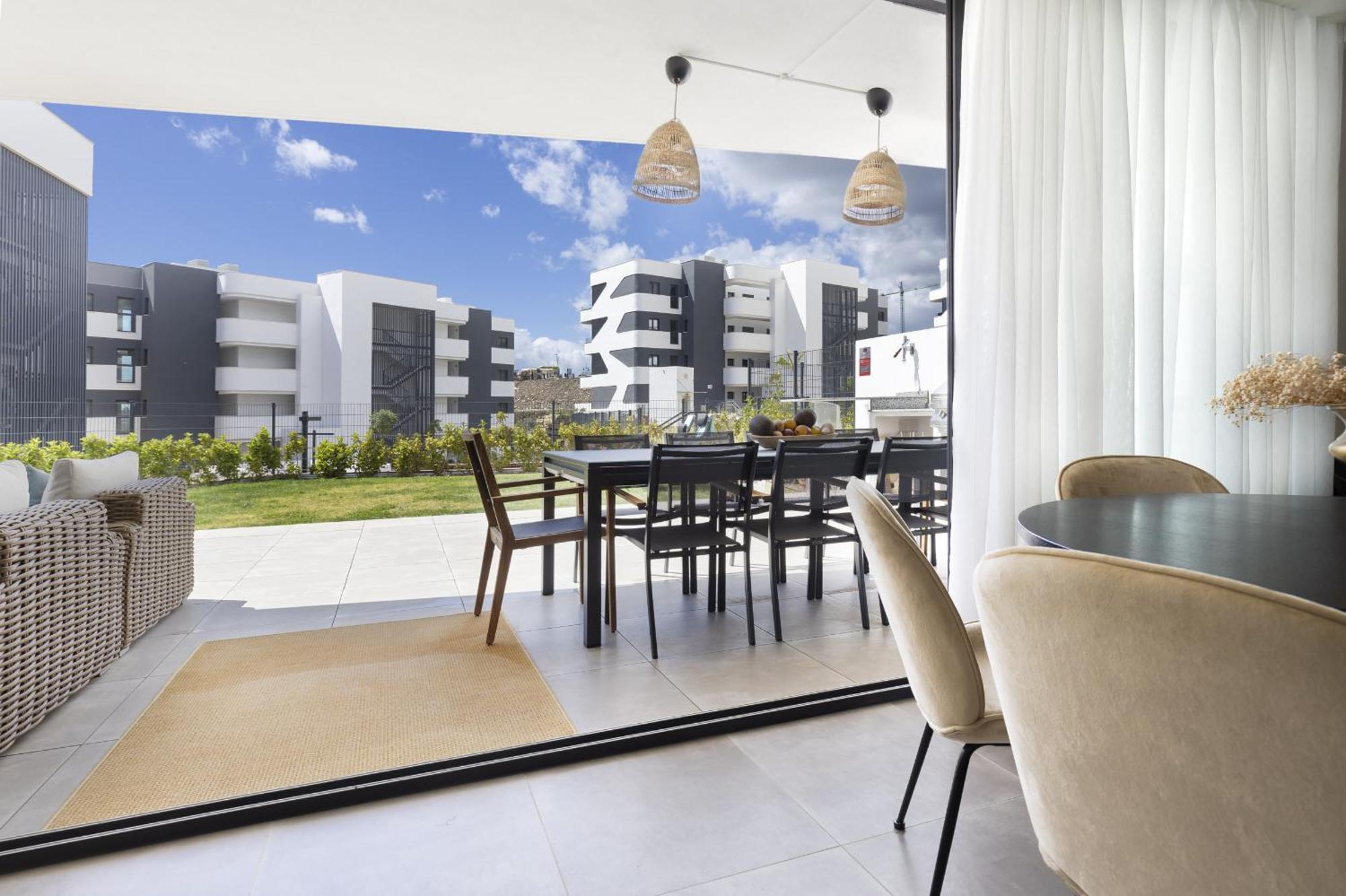 Apartment Luxury With Garden In Higueron Fuengirola