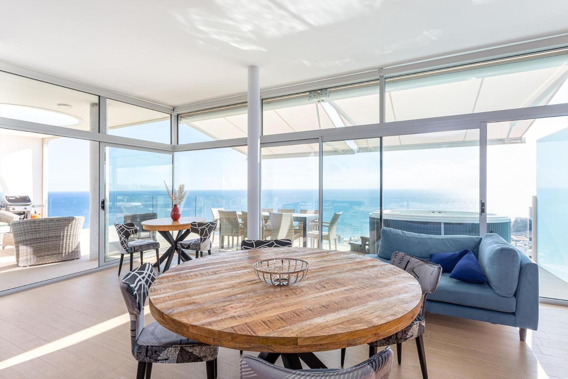 Vivi Homes -vista Mar Pool, Terrace, Golf & Sea View Apartment *
