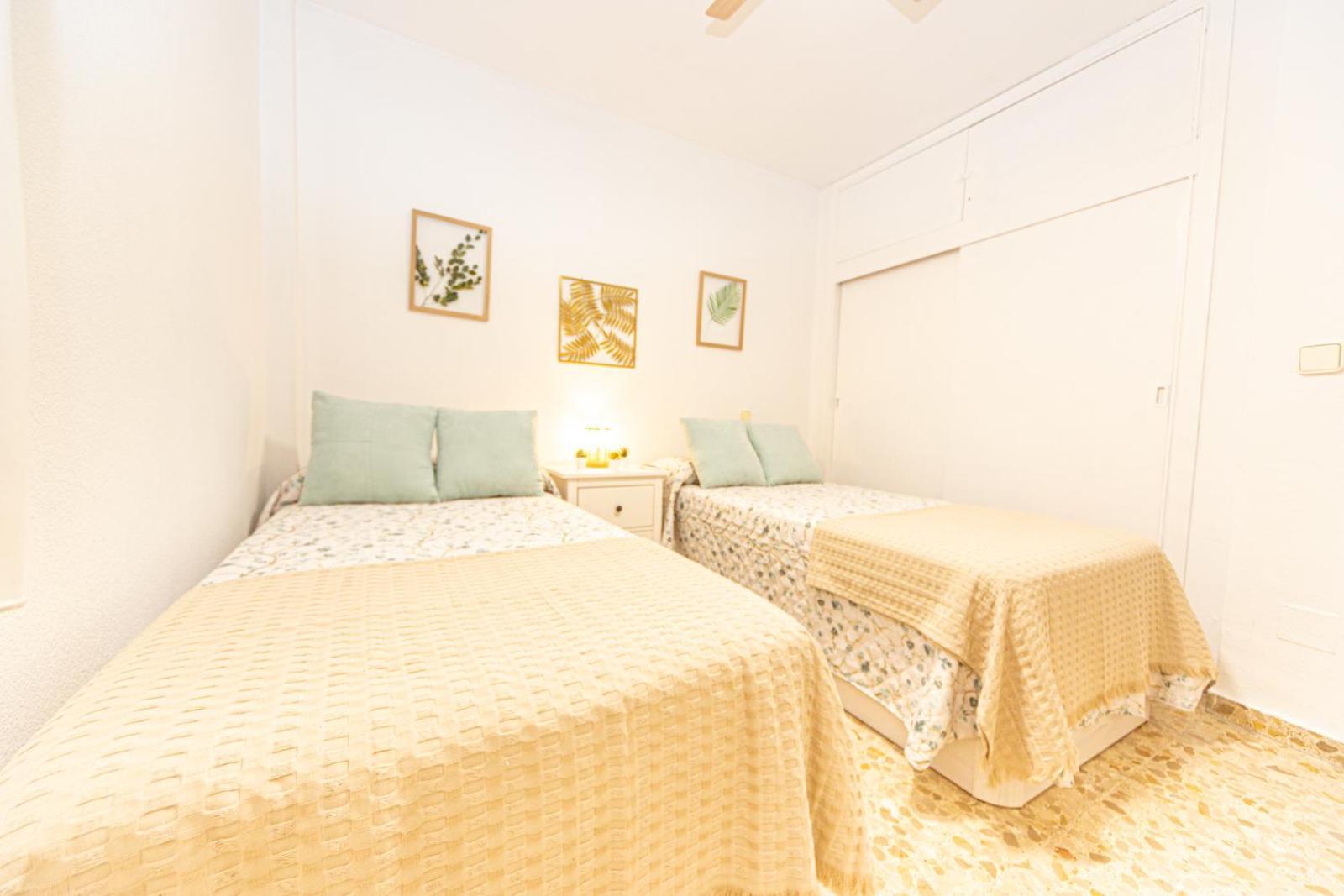 Paseo Maritimo Puerto Deportivo Yate Iv Fuengirola
