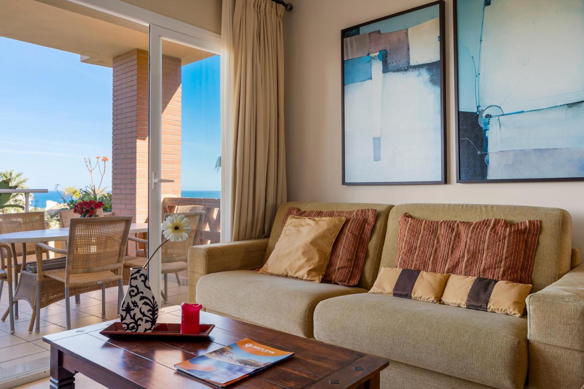 Malibu Penthouse With Jacuzzi And Sea Views By Costarentals - Ref 247