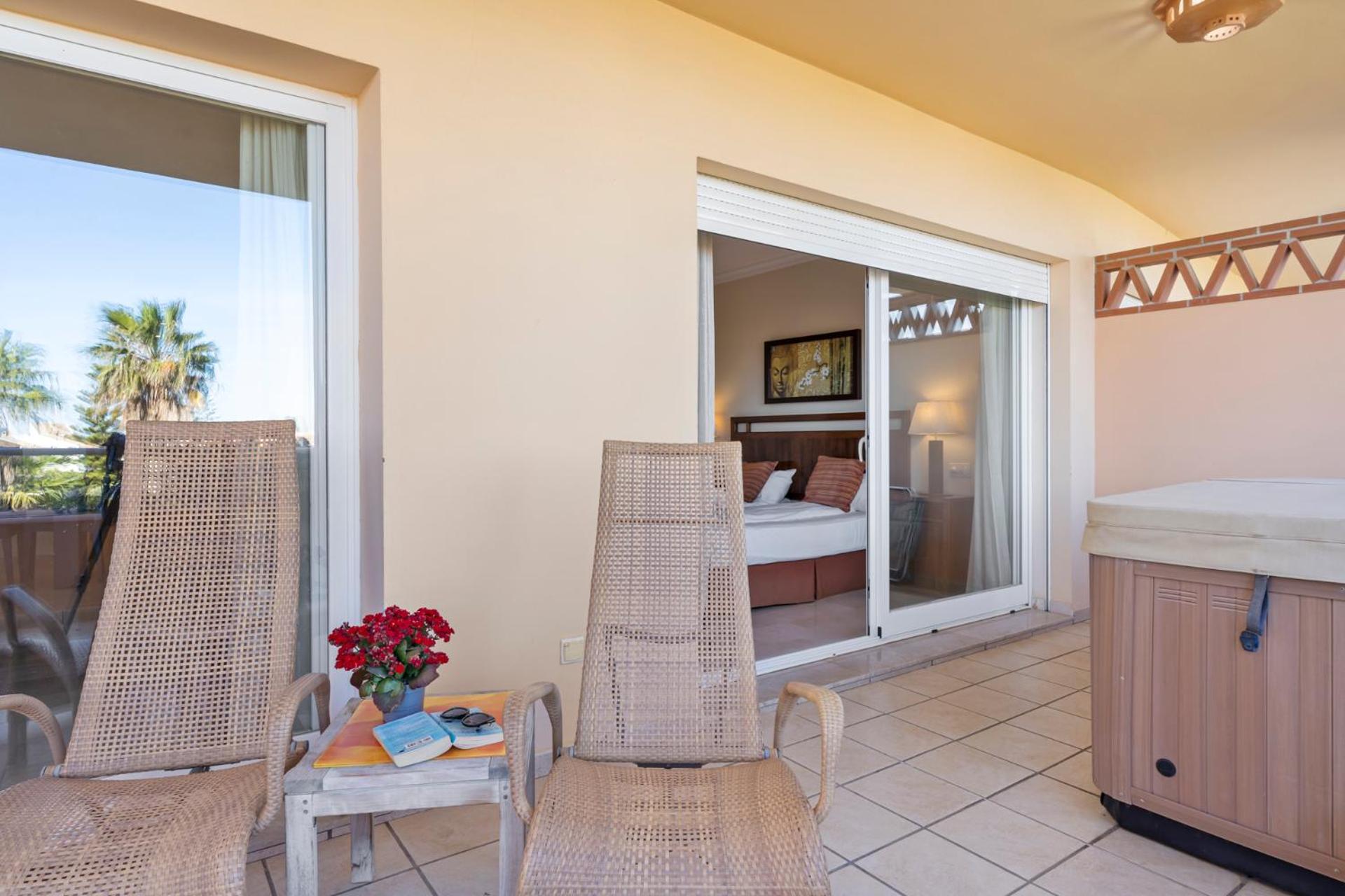 Apartamento Malibu Penthouse With Jacuzzi And Sea Views By Costarentals - Ref 247 *