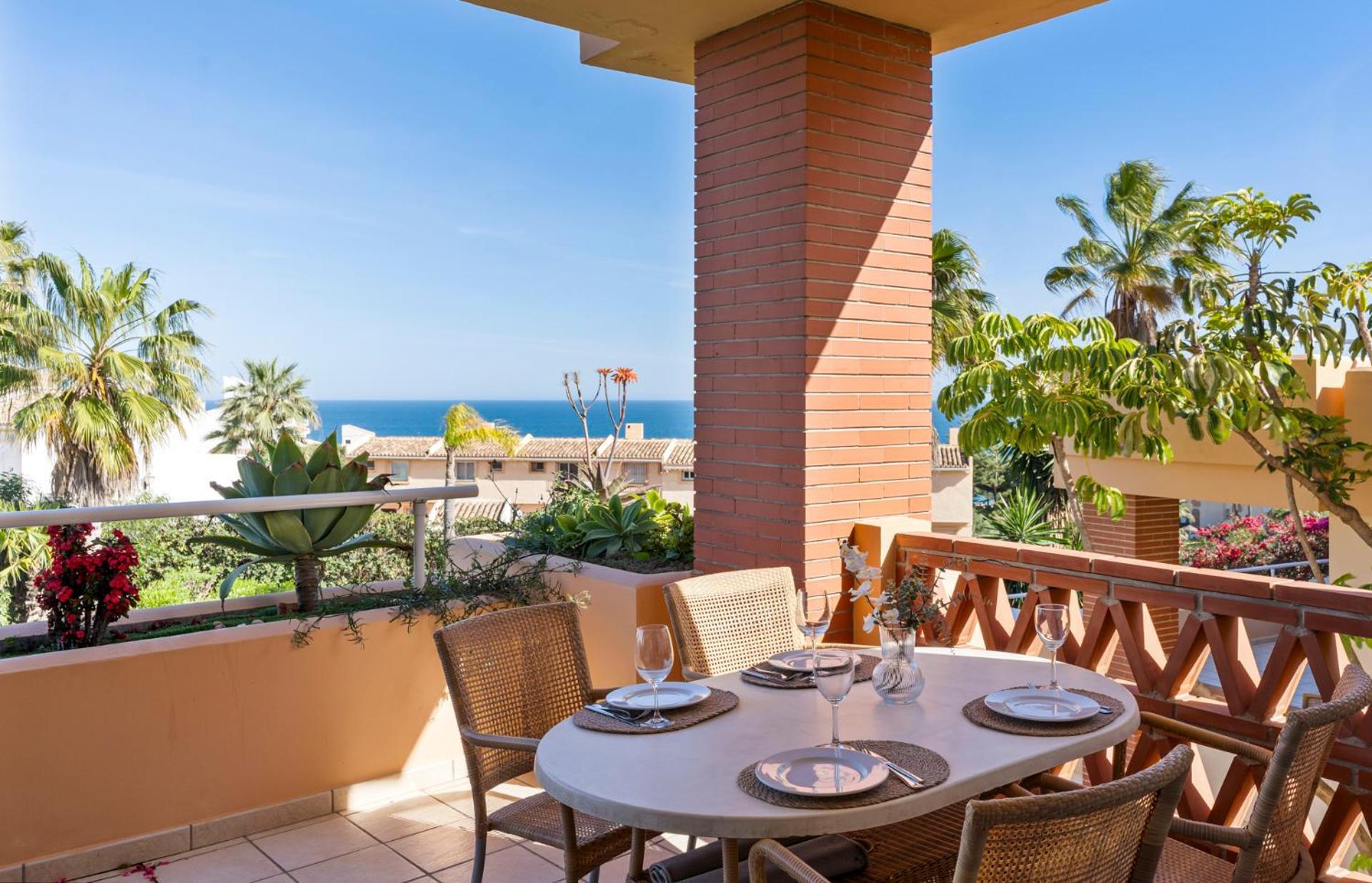 Malibu Penthouse With Jacuzzi And Sea Views By Costarentals - Ref 247 *