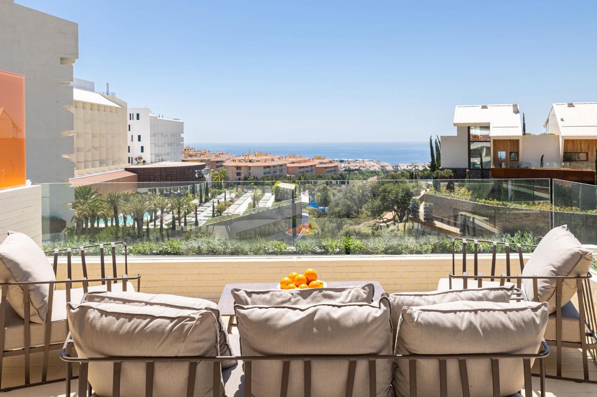 Leiro Residences 5*
