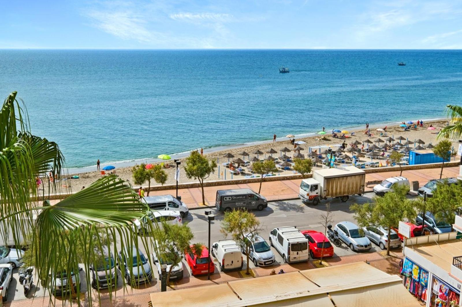 Huoneisto Con Piscina En La Primera Linea De Playa De