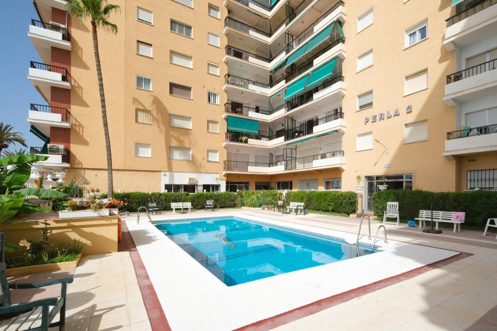 Huoneisto Con Piscina En La Primera Linea De Playa De Fuengirola