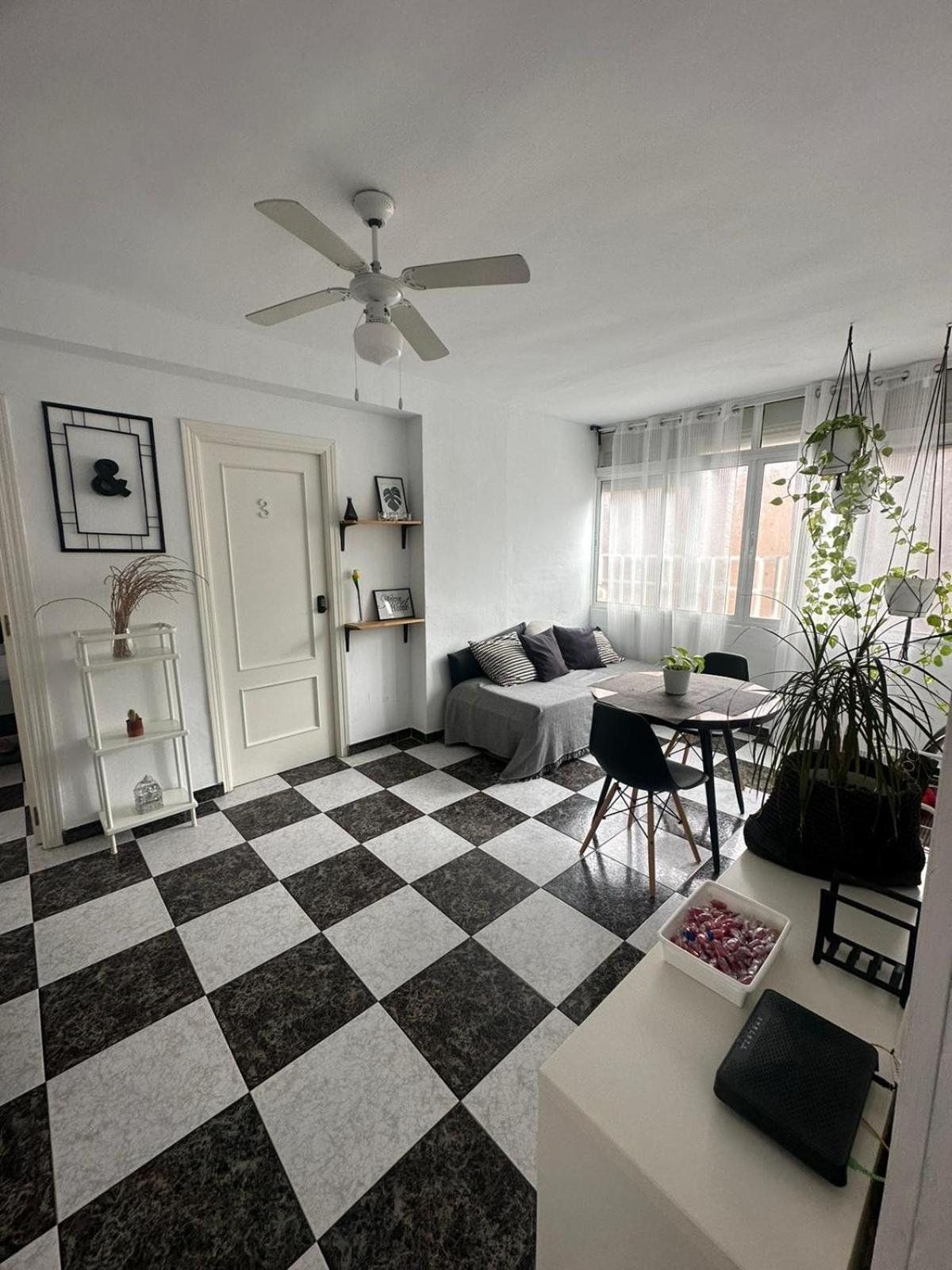 Homestay 3 - 3 Planta Sin Ascensor En Piso Compartido No Es Piso Entero! Fuengirola