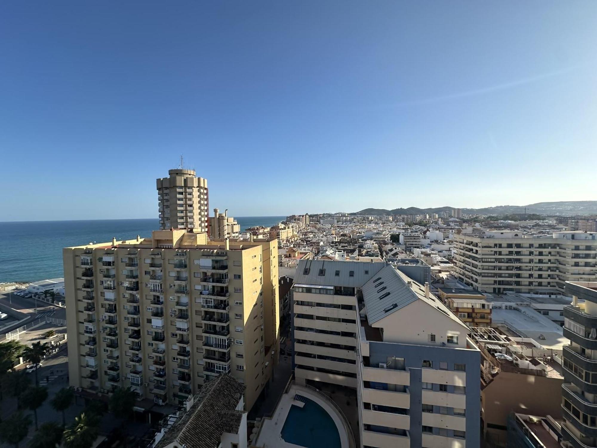 Apto Con Vistas Al Mar A 1min De Playa Fuengirola