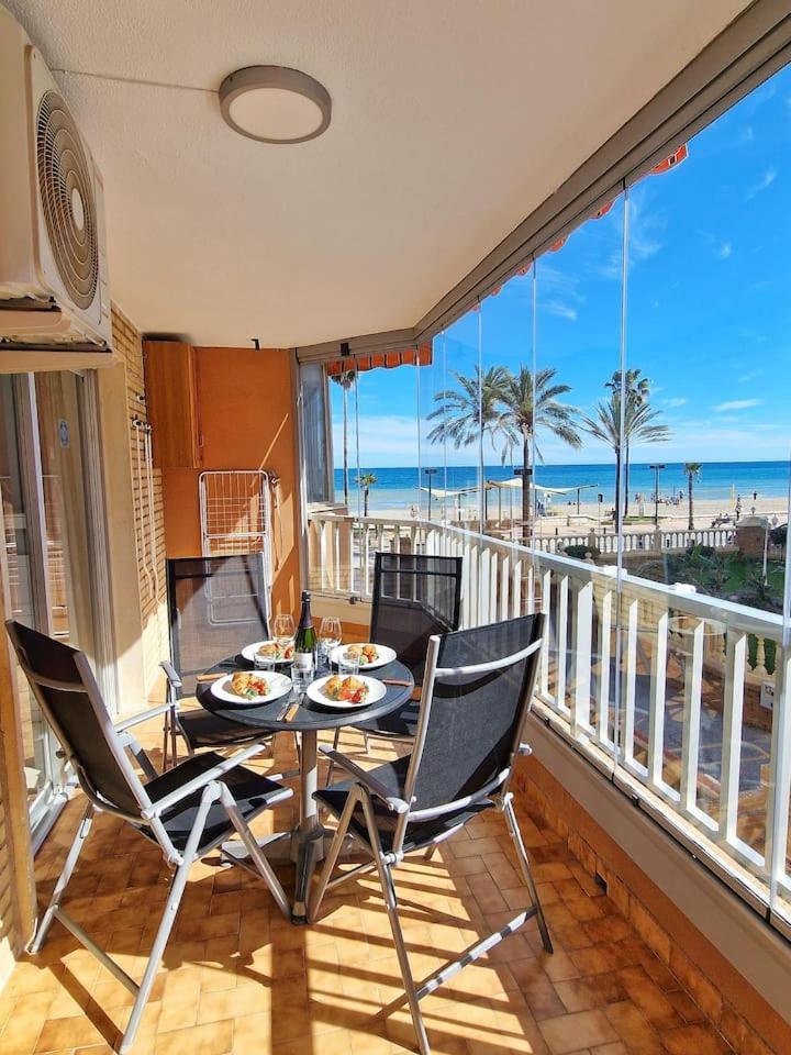 Amplio Apartamento Con Terraza En Primera Linea De Playa