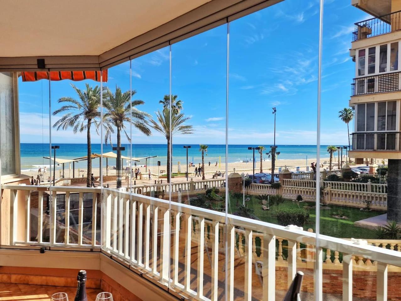 Appartement Amplio Apartamento Con Terraza En Primera Linea De Playa Fuengirola