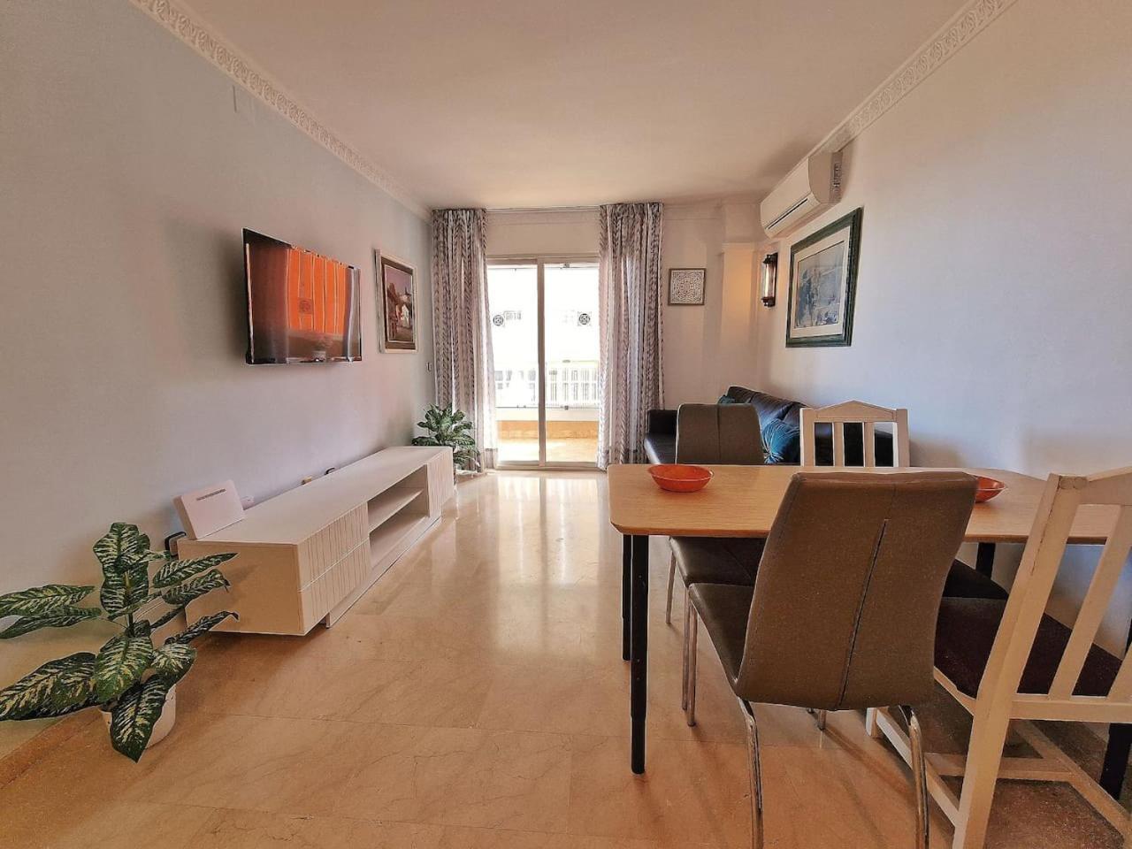 Apartment Amplio Apartamento Con Terraza En Primera Linea De Playa
