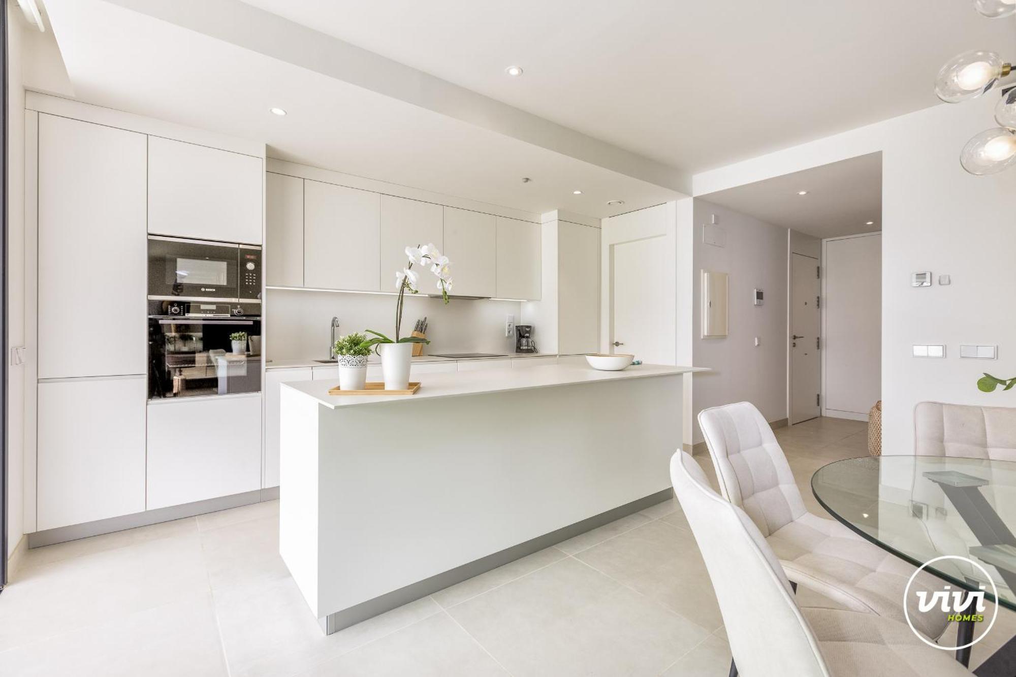 Vivi Homes - Lady Pool, Garden, Patio & Fuengirola
