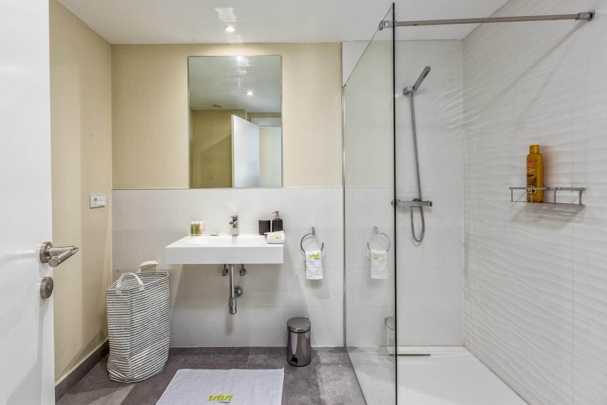 Vivi Homes - Luca Pool, Gym, & Sea View Fuengirola