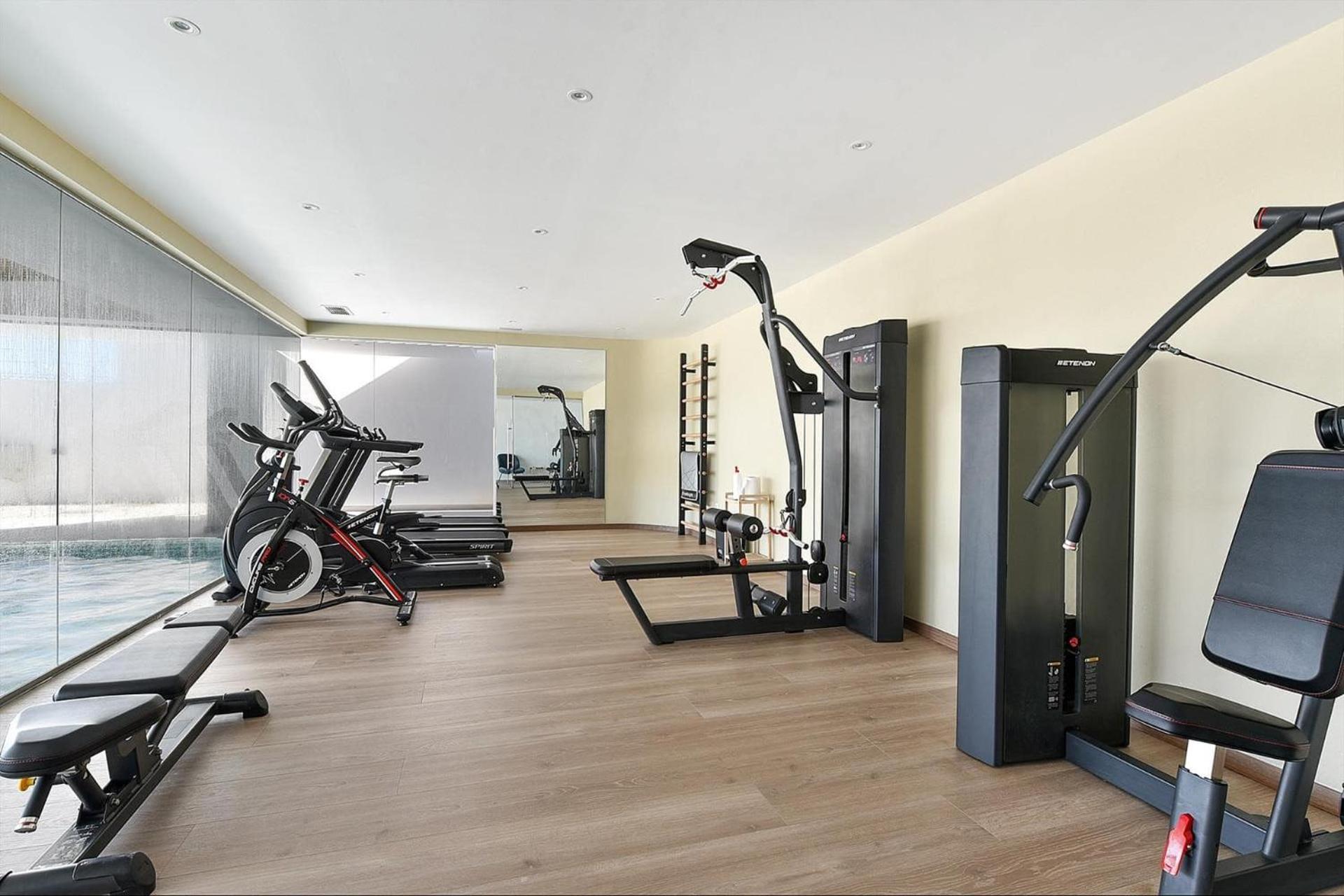Vivi Homes - Luca Pool, Gym, & Sea View