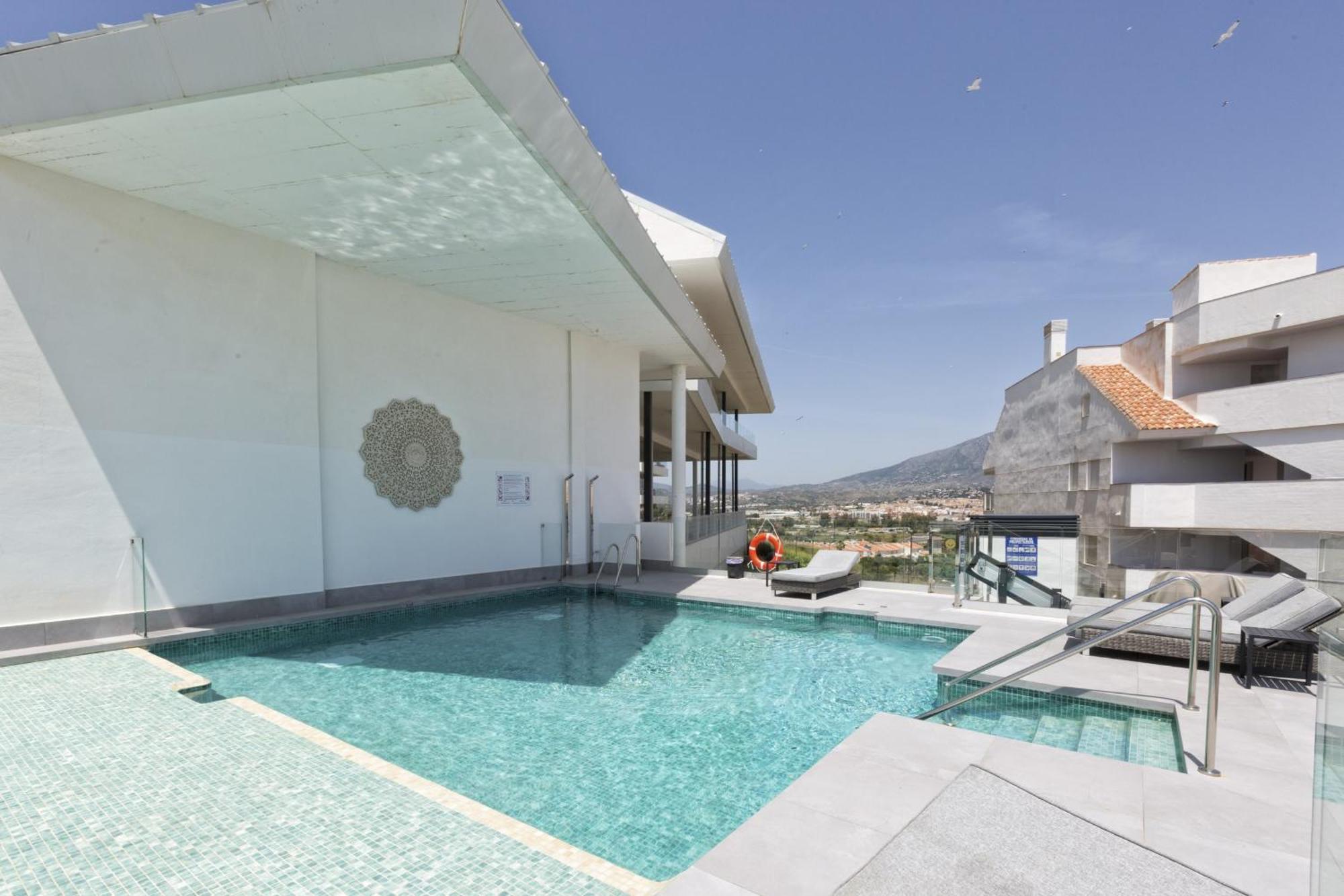 Apartment Vivi Homes - Luca Pool, Gym, & Sea View