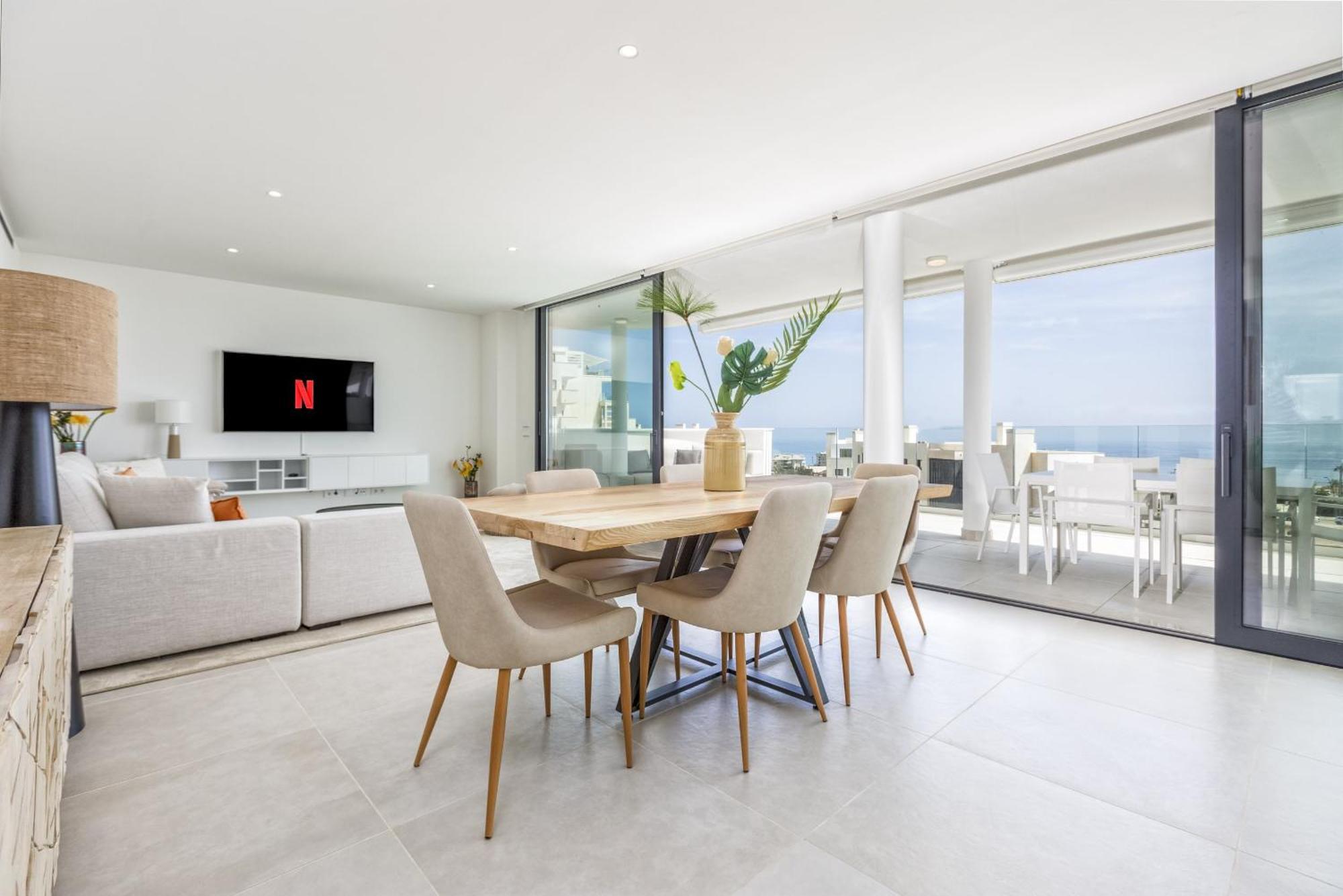 Vivi Homes - Panorama Pool, Golf, Terrace & Sea View Fuengirola