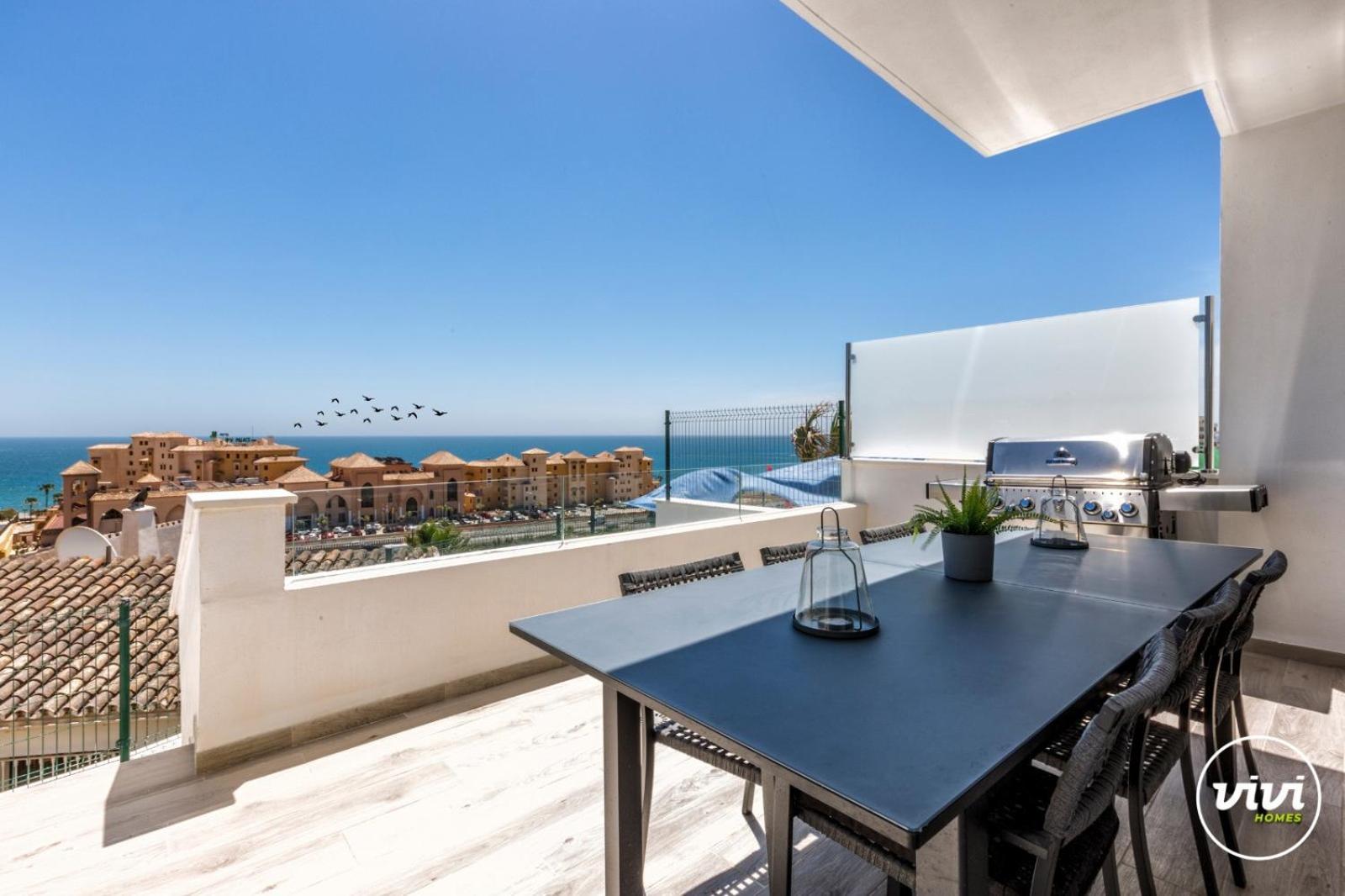 Сasa de vacaciones Vivi Homes -zumo Pool, Gym & Sea View