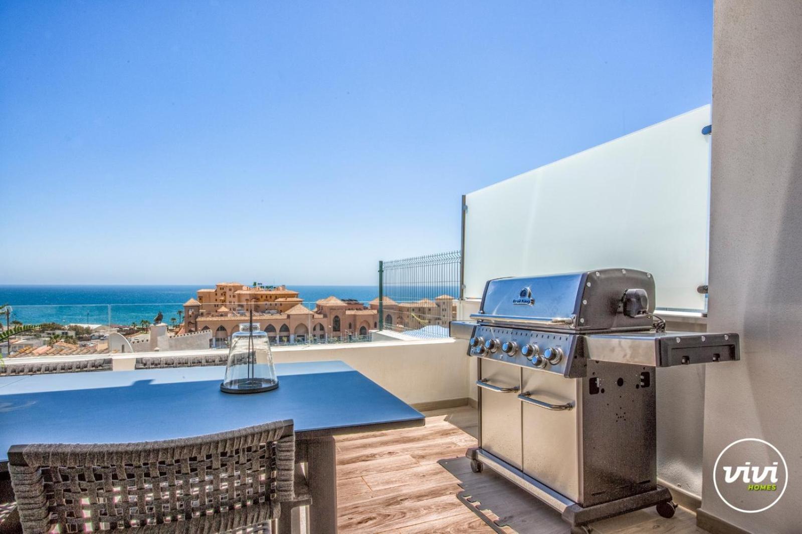 Сasa de vacaciones Vivi Homes -zumo Pool, Gym & Sea View