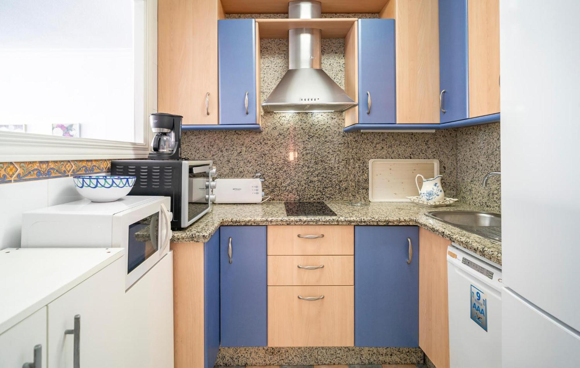 2 Bedroom Pet Friendly In Apartamento Fuengirola