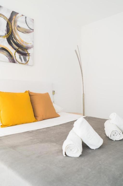 Apartment Beautiful Coastal 3-bedroom - 1 Minute Away From