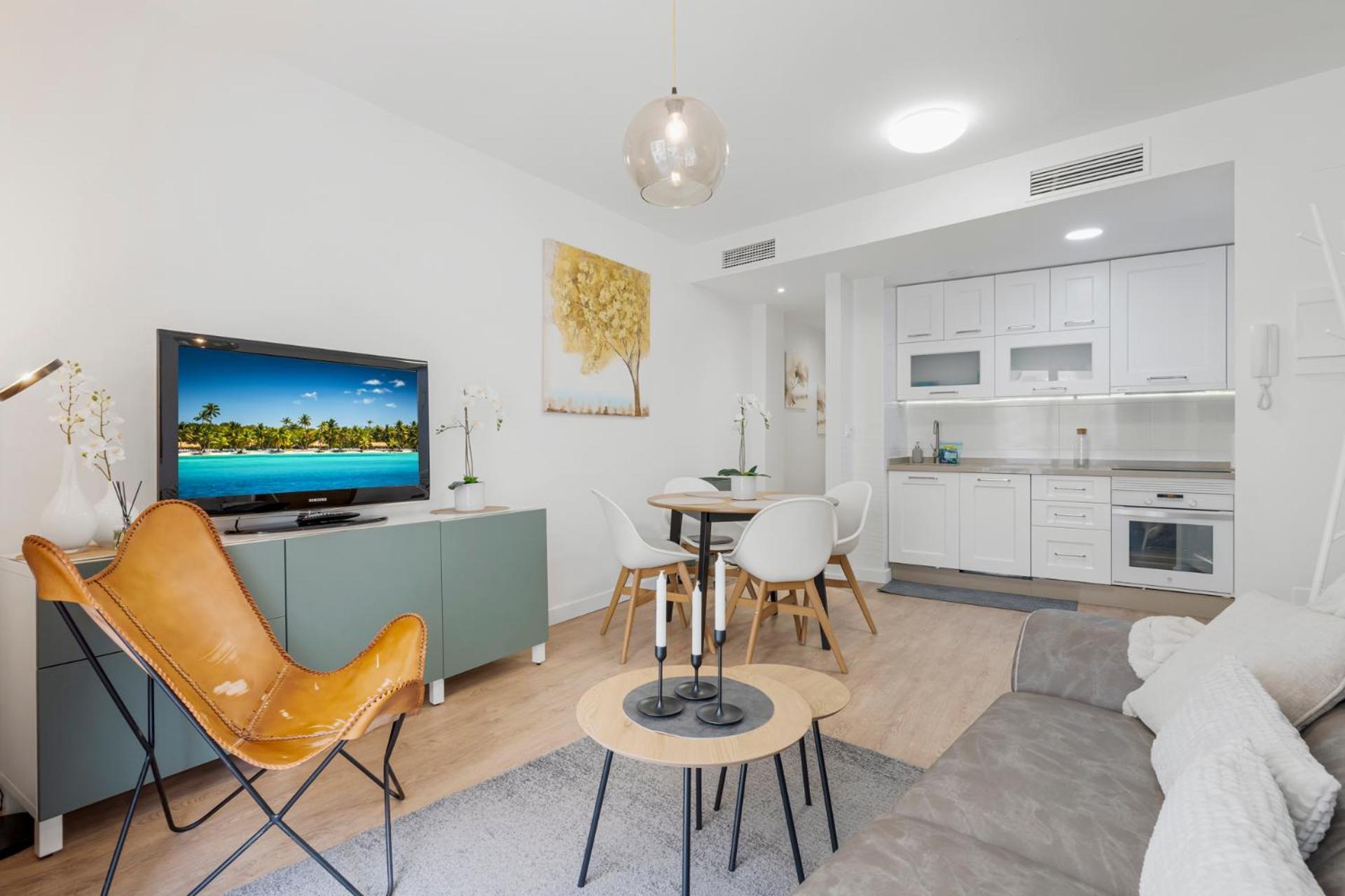 And Cozy Near The By Costarentals - Ref 117 Apartment