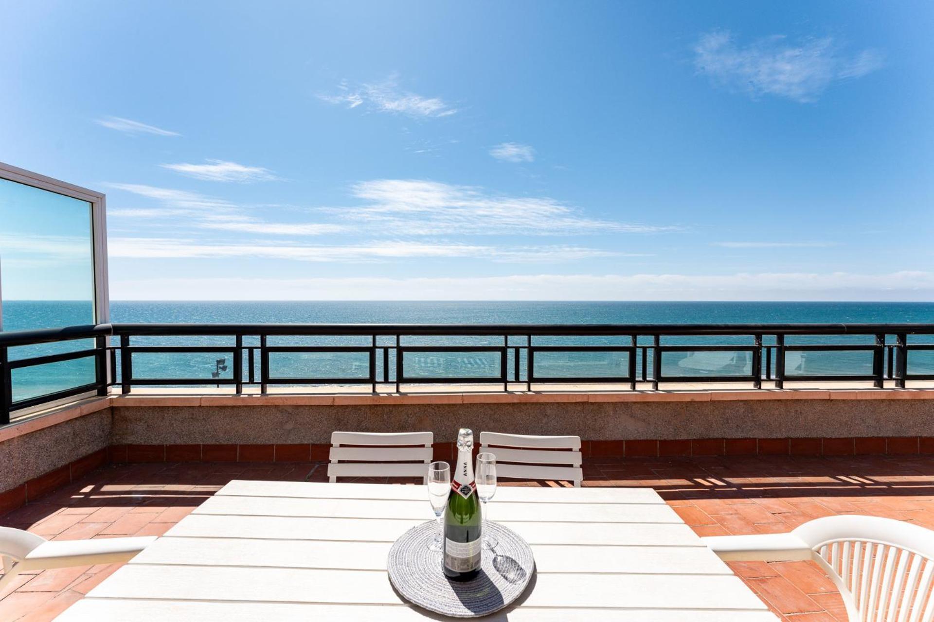 Malagasuite Seaside Penthouse Apartment *