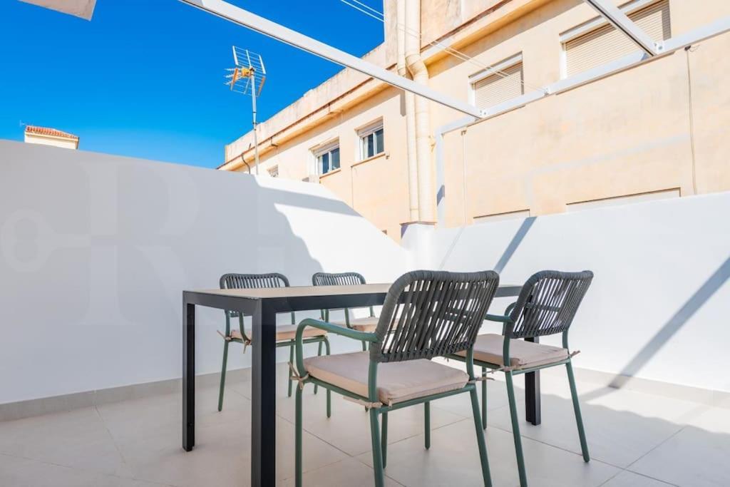 Apartment New Terrace & Parking By The By Rems
