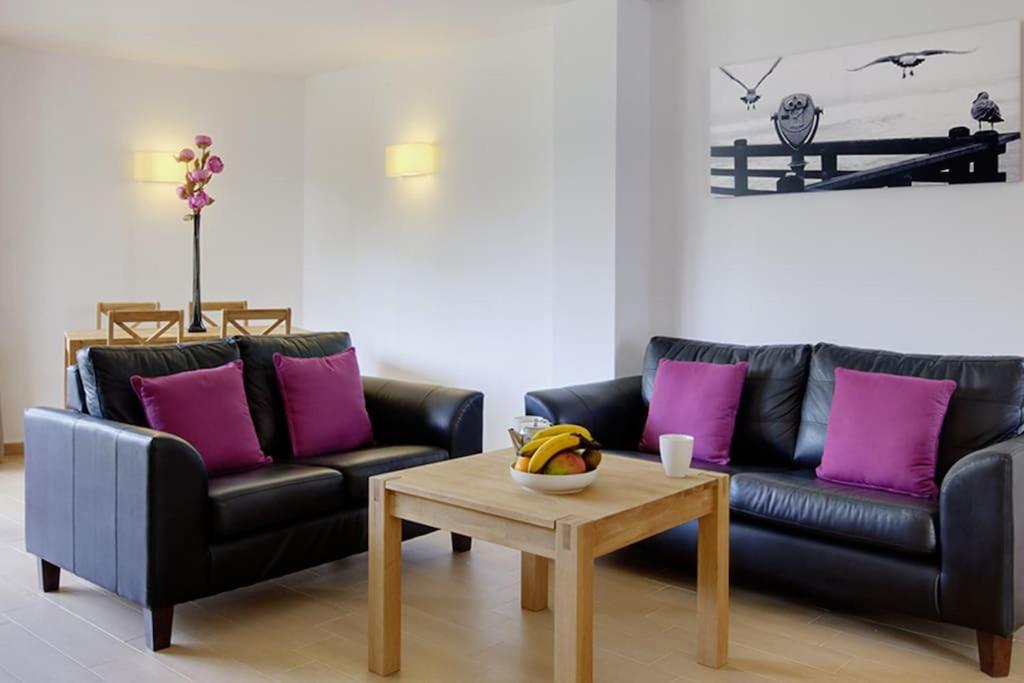 Beautiful, Very High Quality 2 Bed Huoneisto Fuengirola