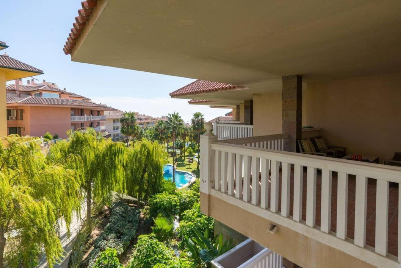 Malagasuite Higueron Sport Club&pool Appartement