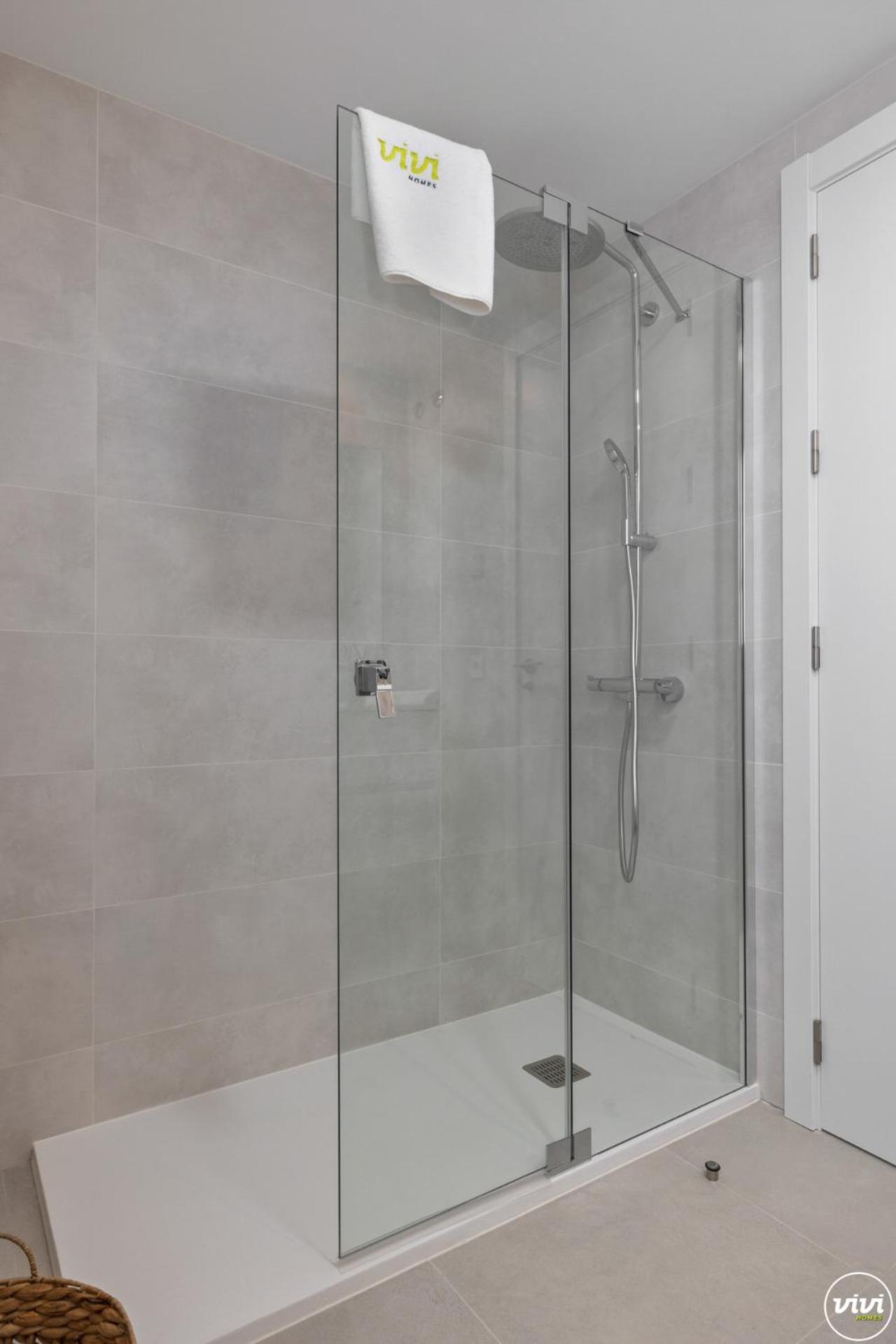 Vivi Homes - Diamond Pool, Gym, Terrace & Sea View Apartment Fuengirola