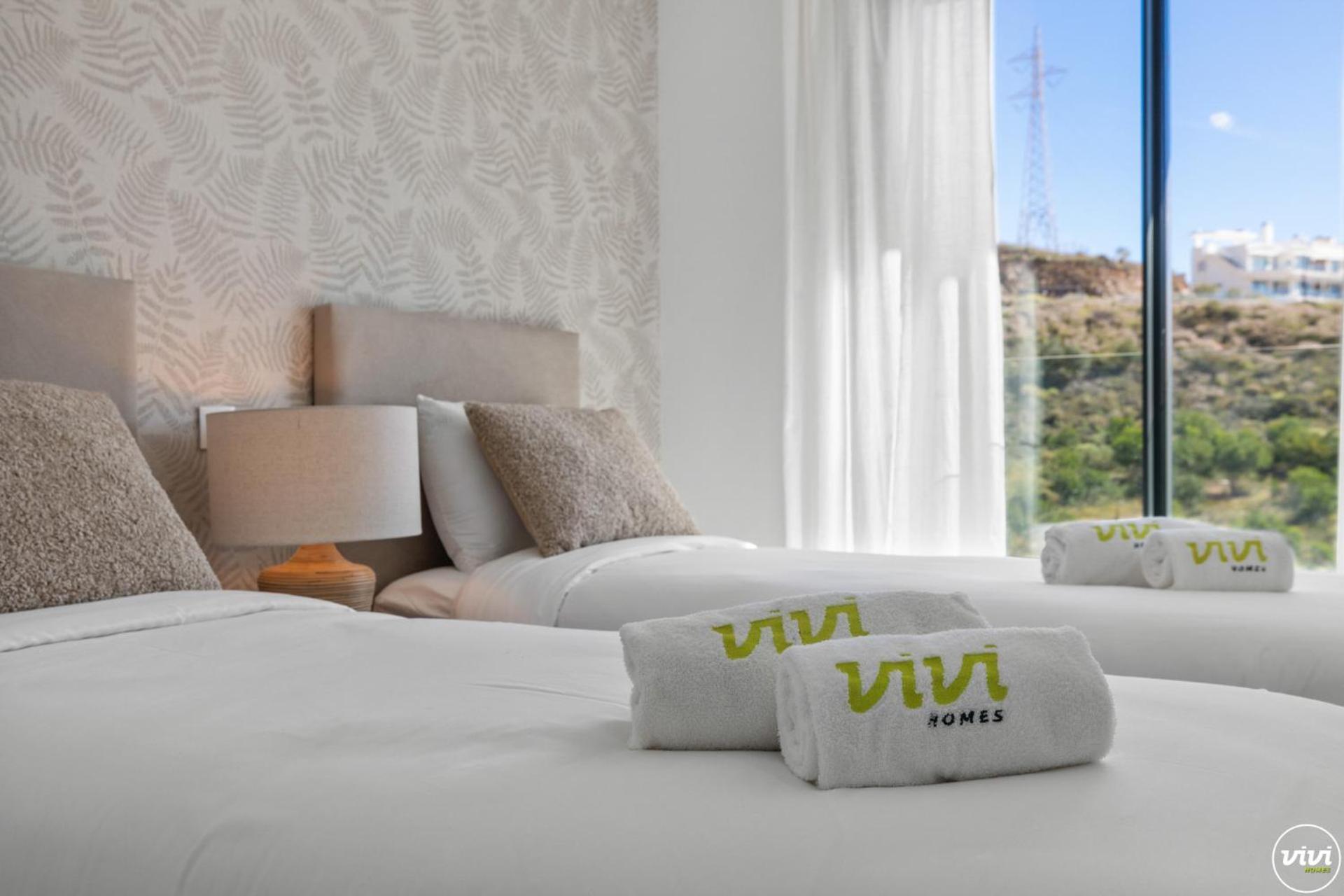 Vivi Homes - Diamond Pool, Gym, Terrace & Sea View *