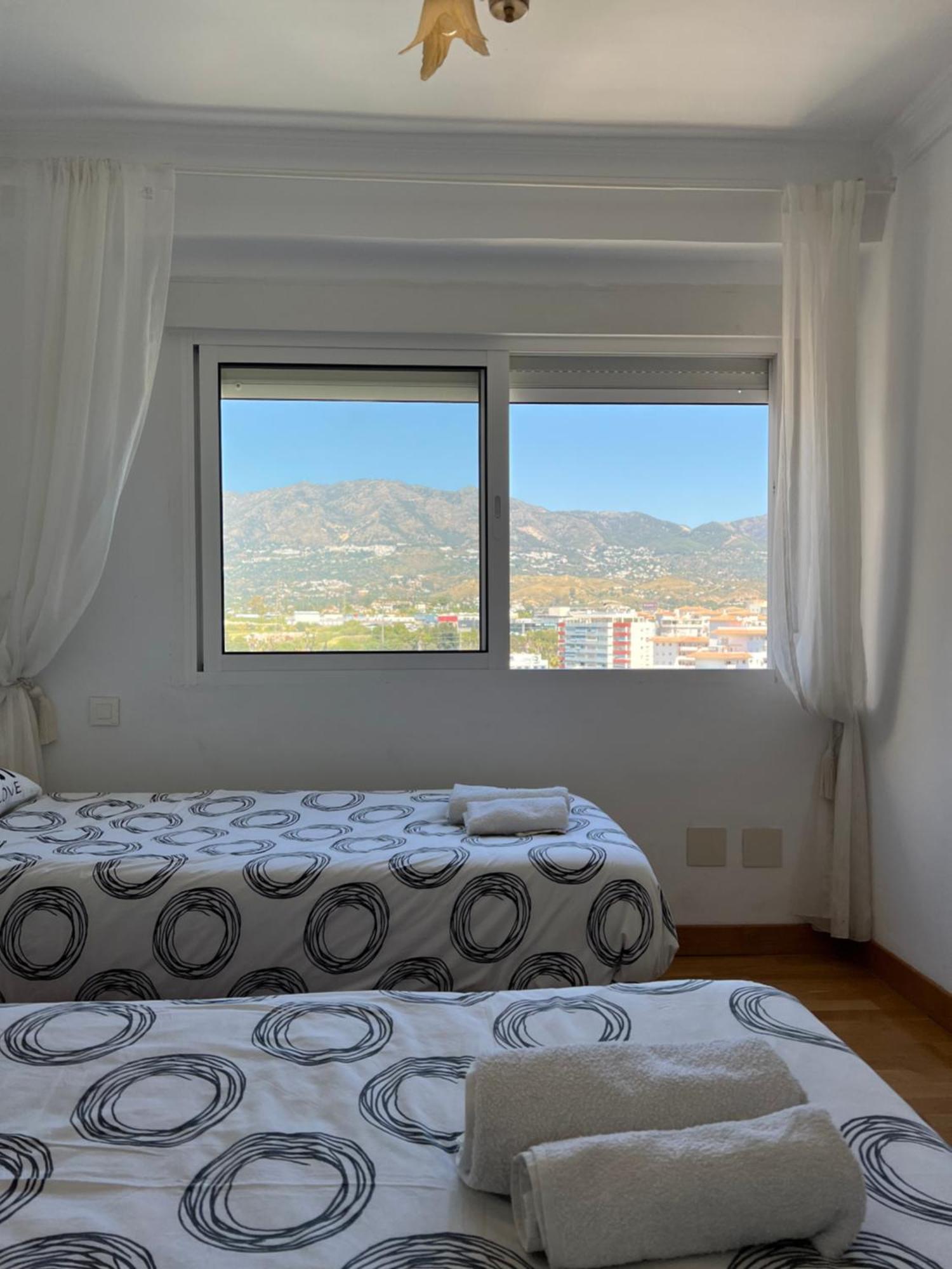 Cosy With Seaviews, Pool Close To Beach.