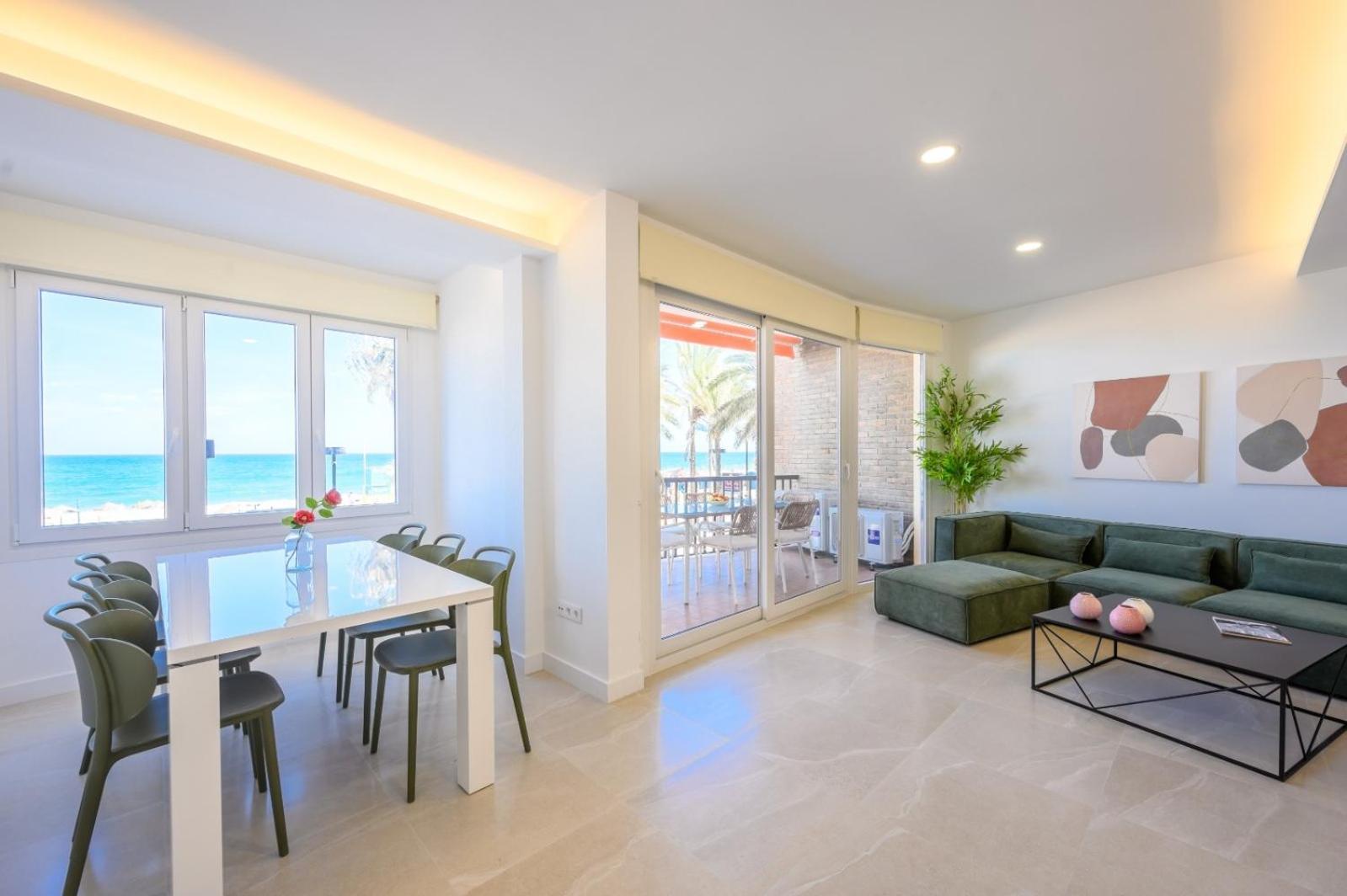 Luxury Oceanfront 3 Bedrooms & 2 Bath By 10tosea Fuengirola
