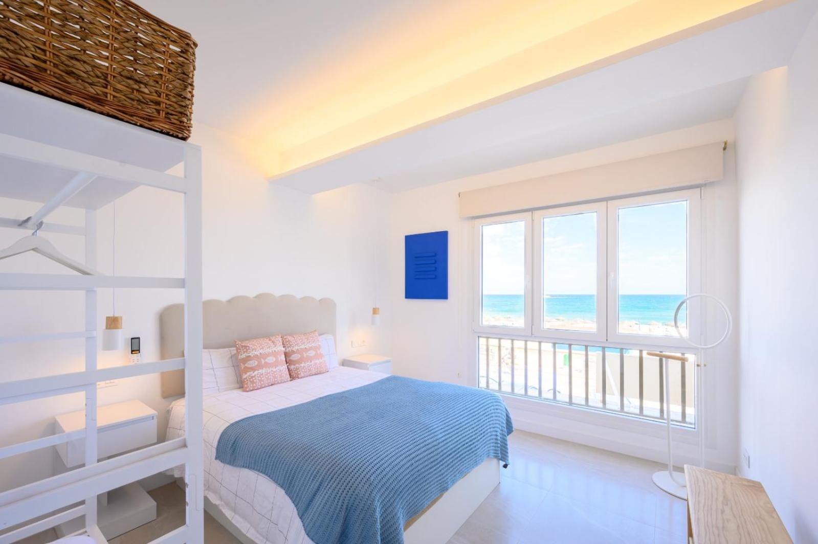 Apartment Luxury Oceanfront 3 Bedrooms & 2 Bath By 10tosea *