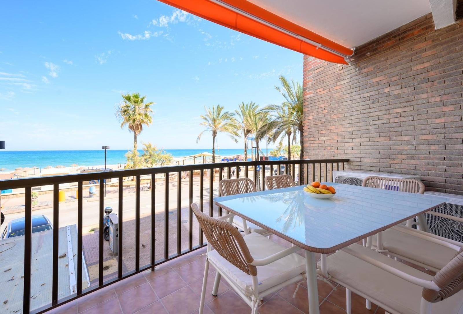 Apartment Luxury Oceanfront 3 Bedrooms & 2 Bath By 10tosea