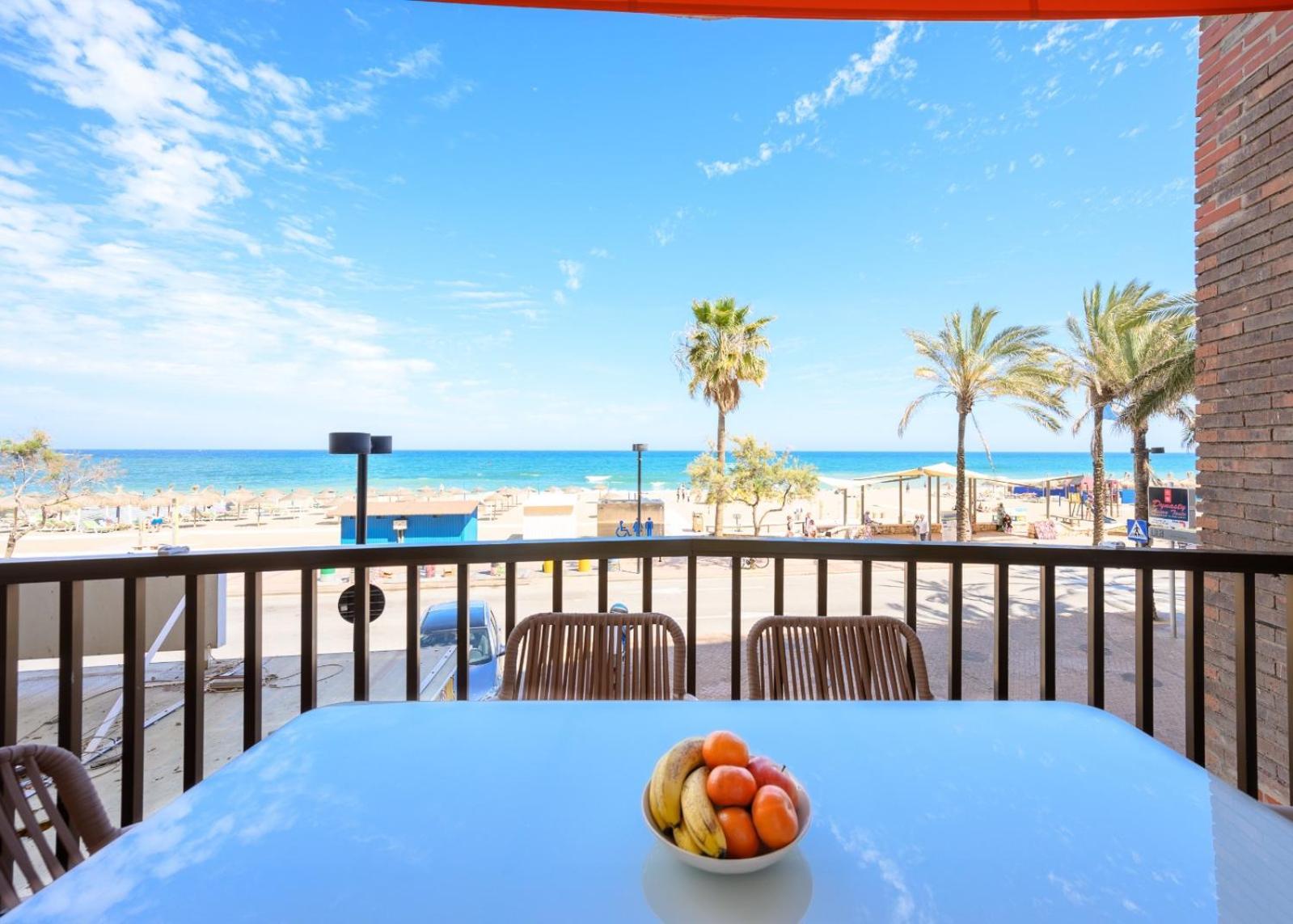 Luxury Oceanfront 3 Bedrooms & 2 Bath By 10tosea Apartment *