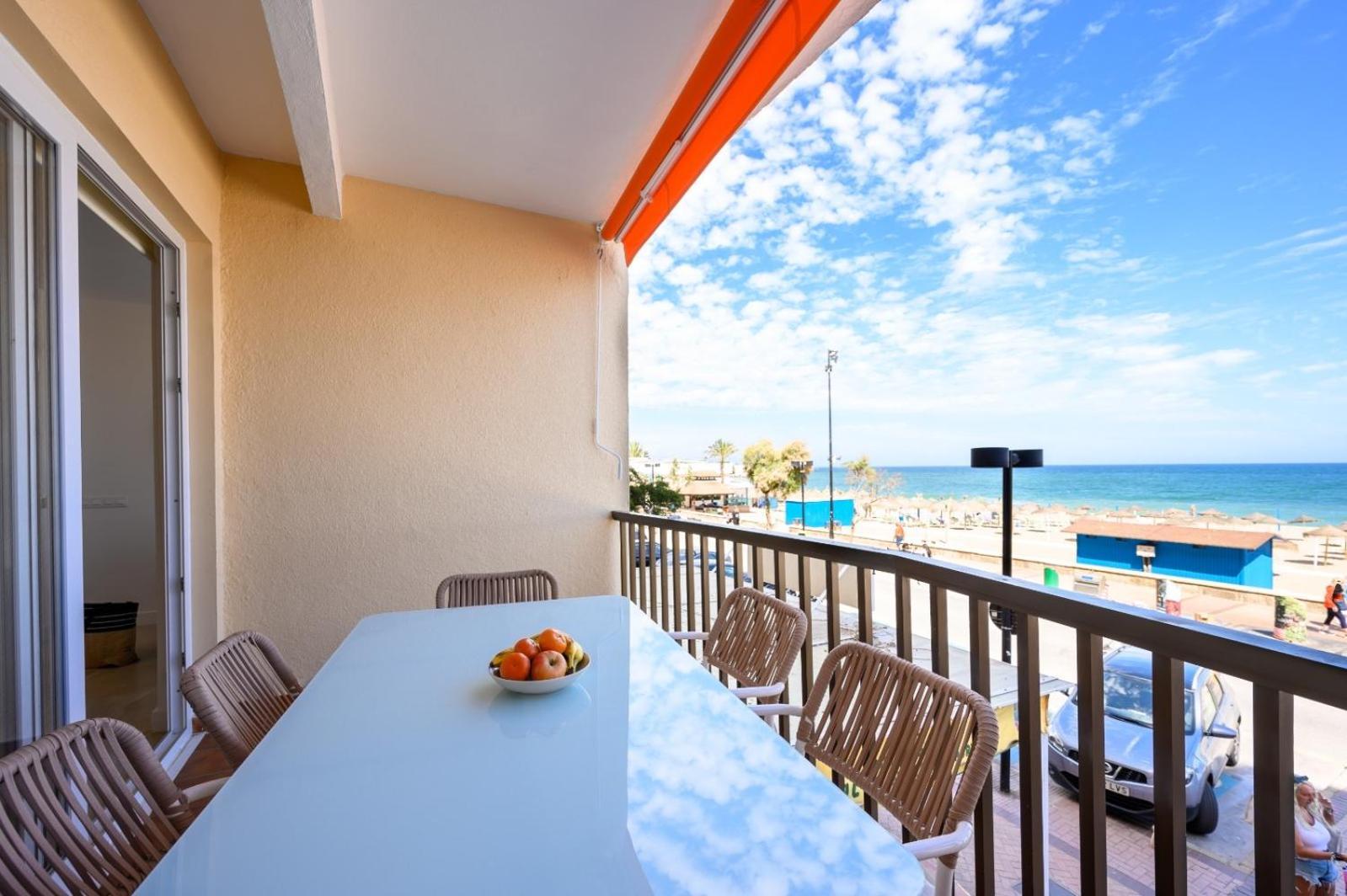 Apartment Luxury Oceanfront 3 Bedrooms & 2 Bath By 10tosea Fuengirola