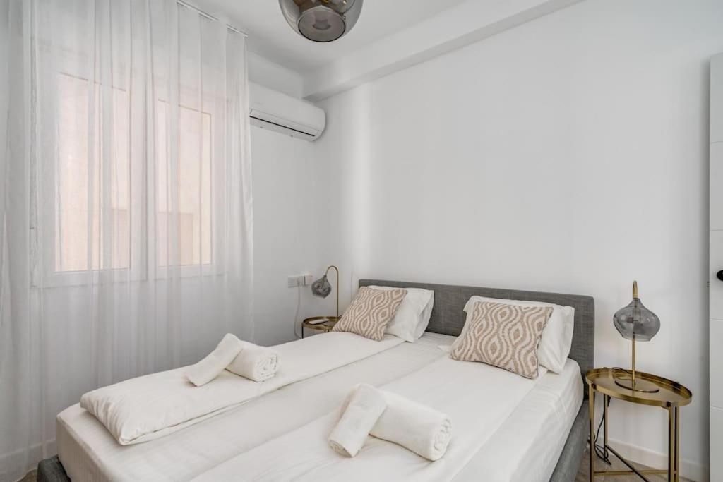 Apartment Downtownescape Modern Elegance *