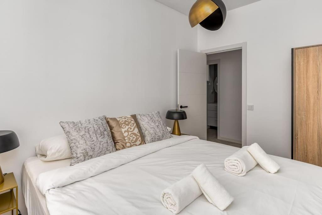 Downtownescape Modern Elegance * Fuengirola