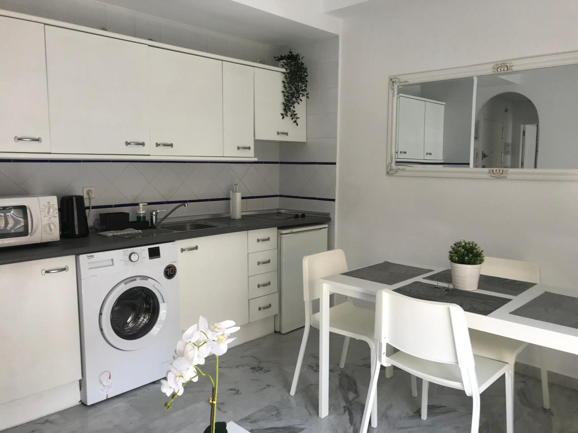 Side Heaven Apartment