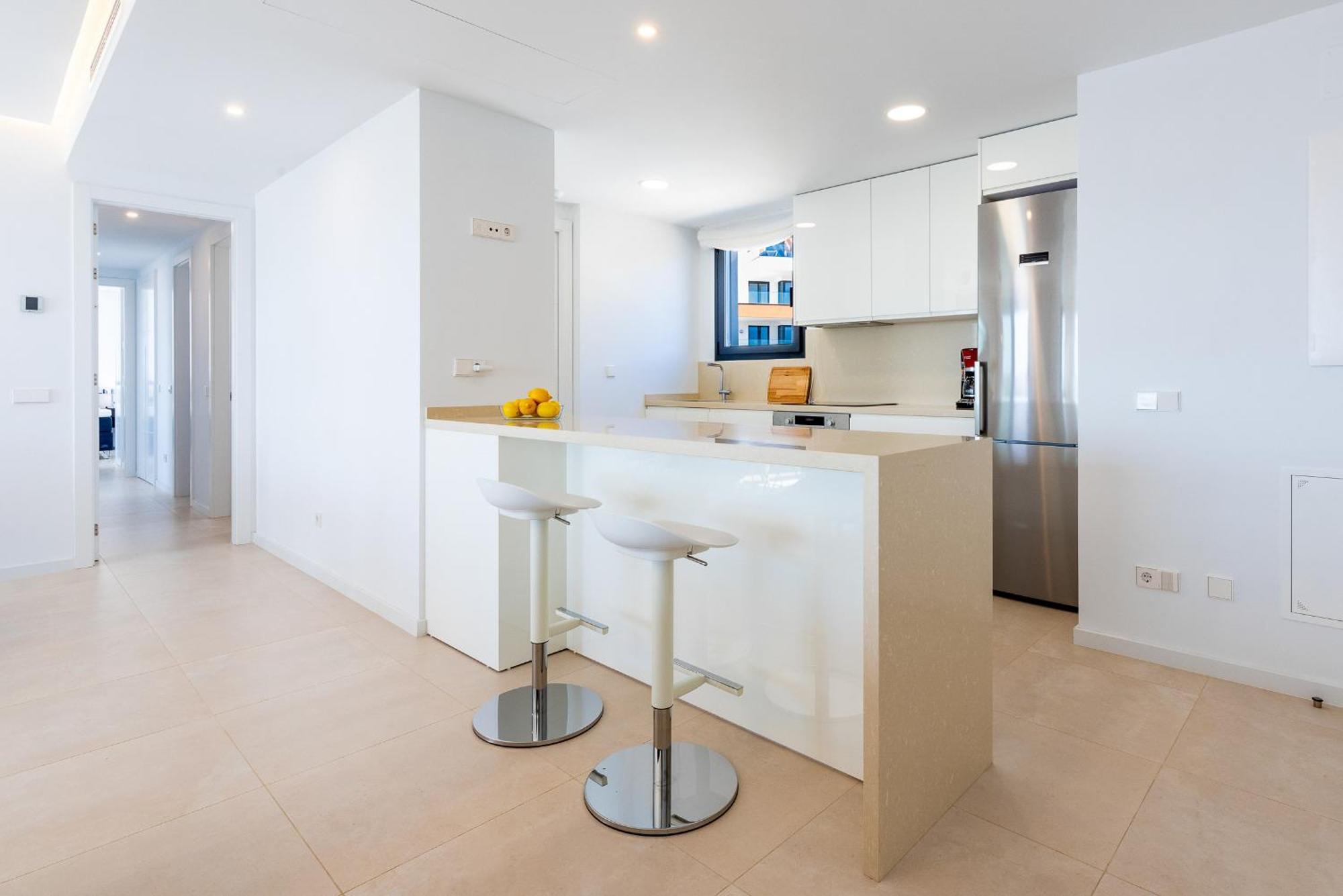 Penthouse Middle Views *
