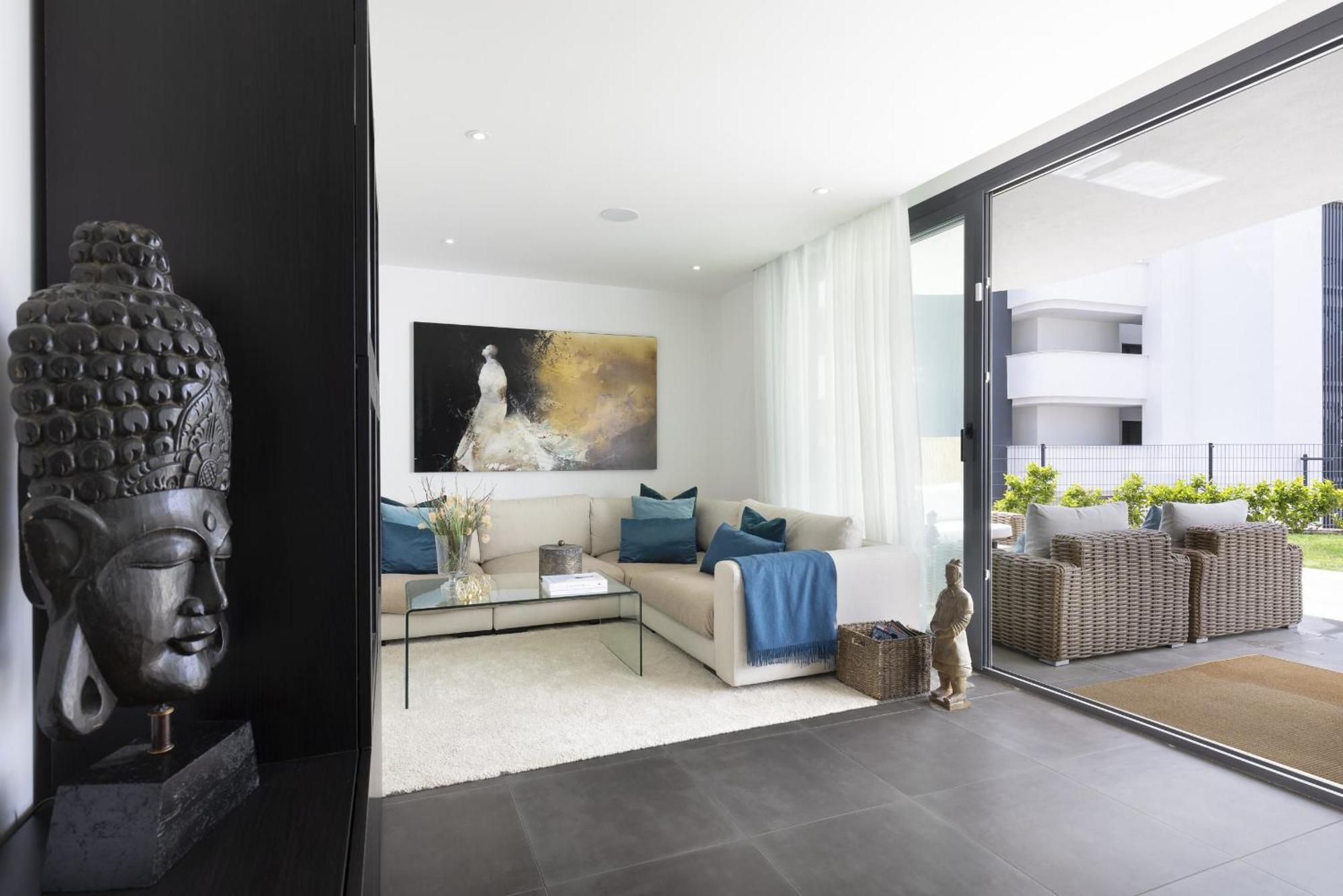 Luxury With Garden In Higueron