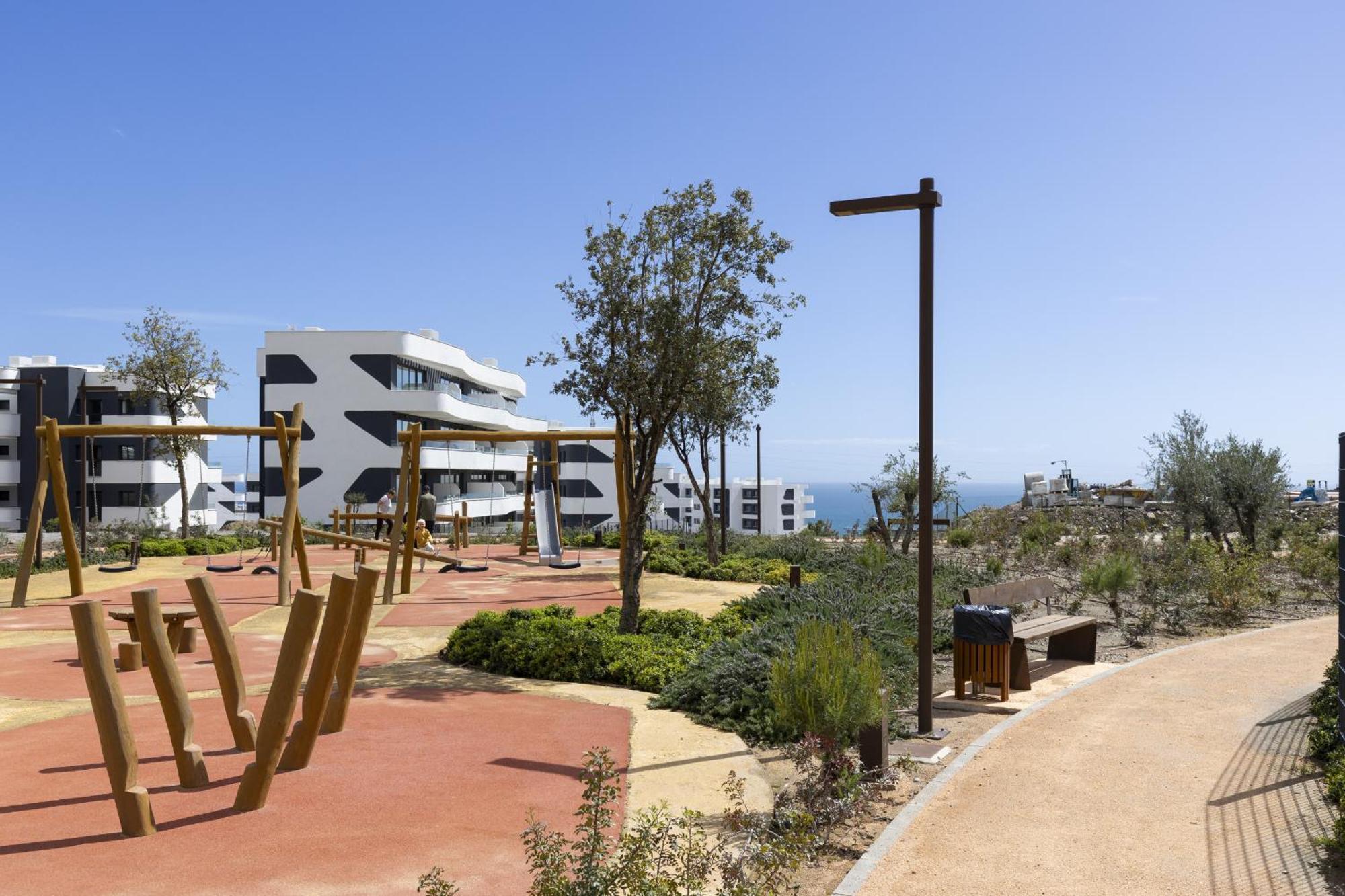 Luxery With Terrace In Higueron Fuengirola