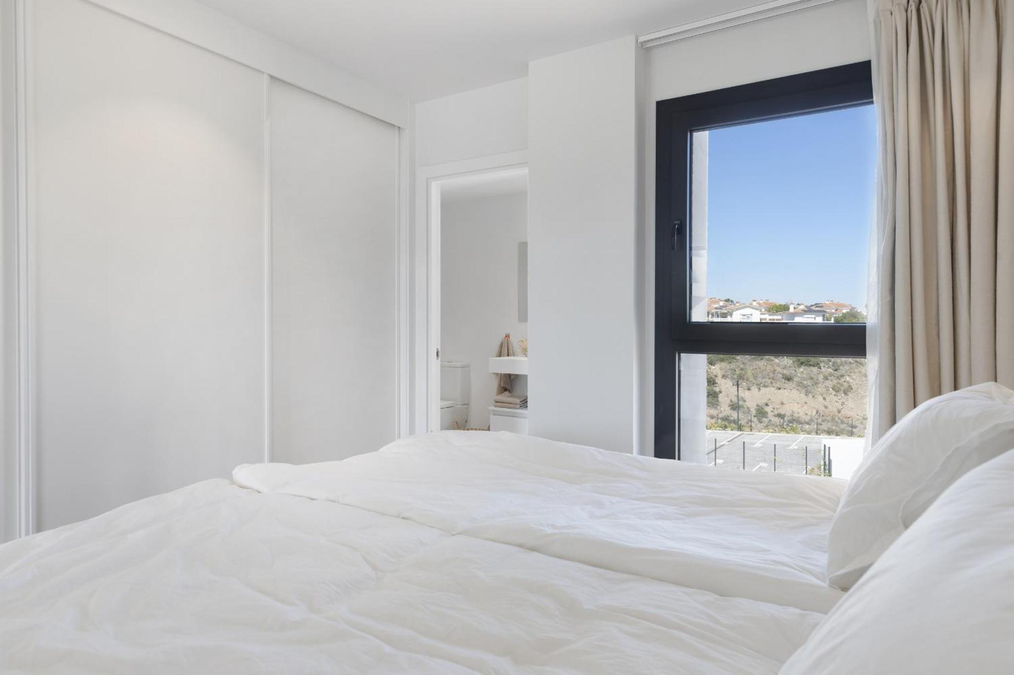 Apartment Luxery With Terrace In Higueron Fuengirola