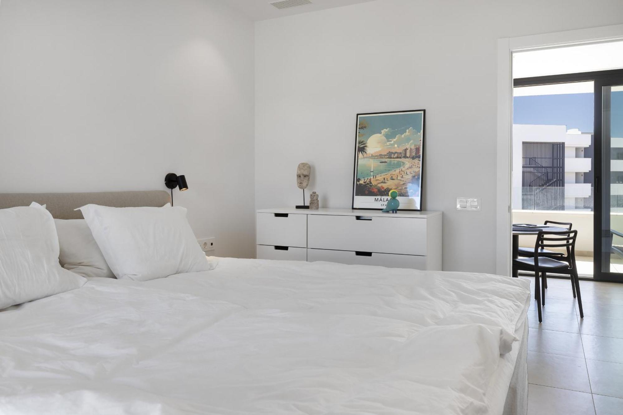 Luxery With Terrace In Higueron Fuengirola