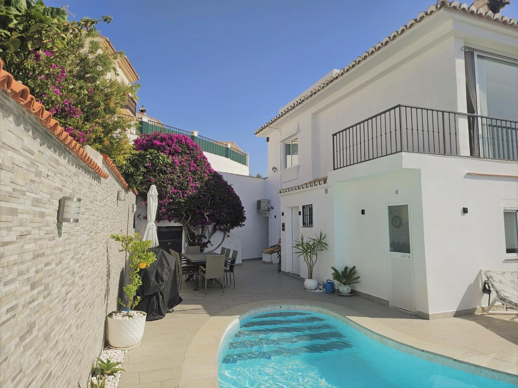 New Luxury Tuulia With Private Pool And Parking Huvilat *